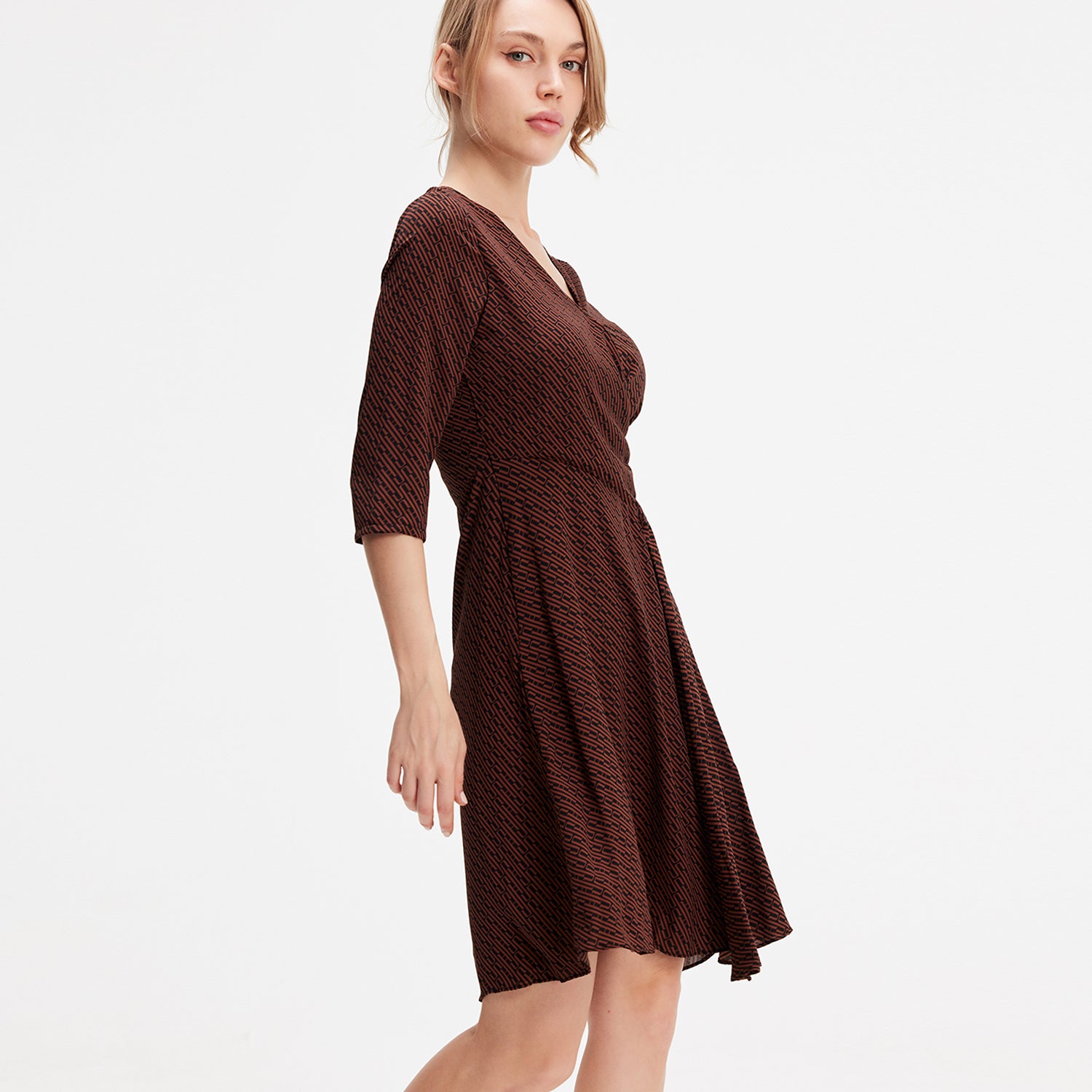 Robe patineuse drapé croisé sur le côté