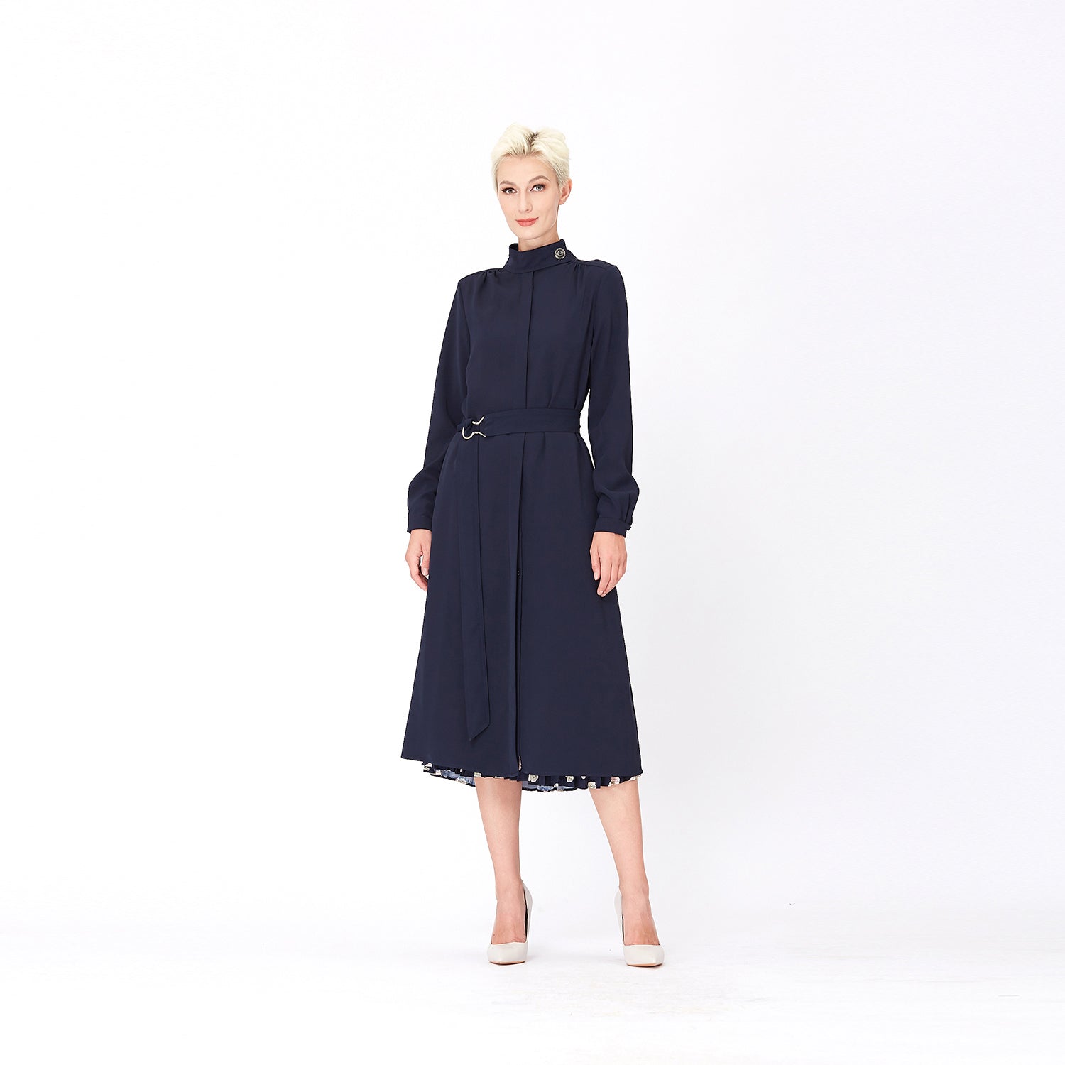Robe chemise à col montant et manches longues