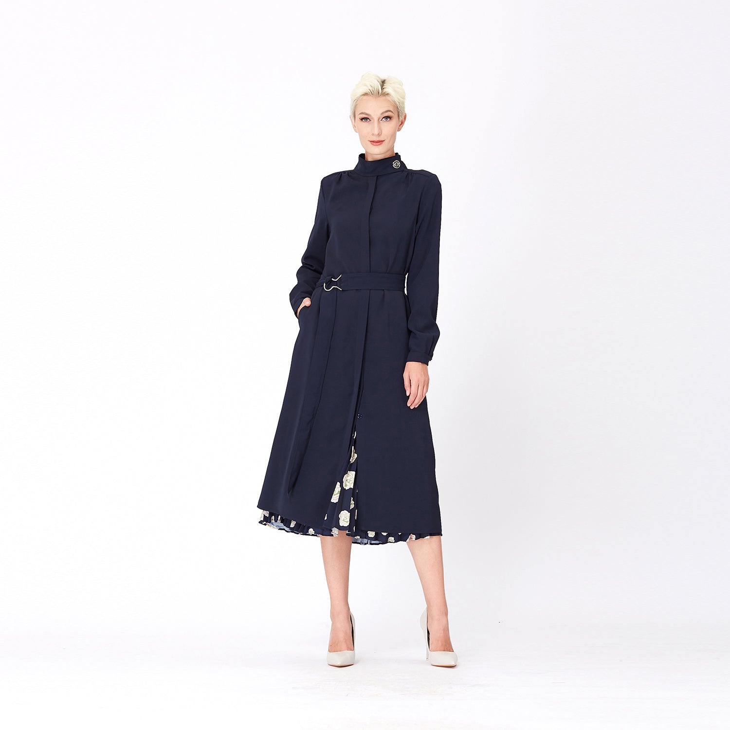Robe chemise à col montant et manches longues