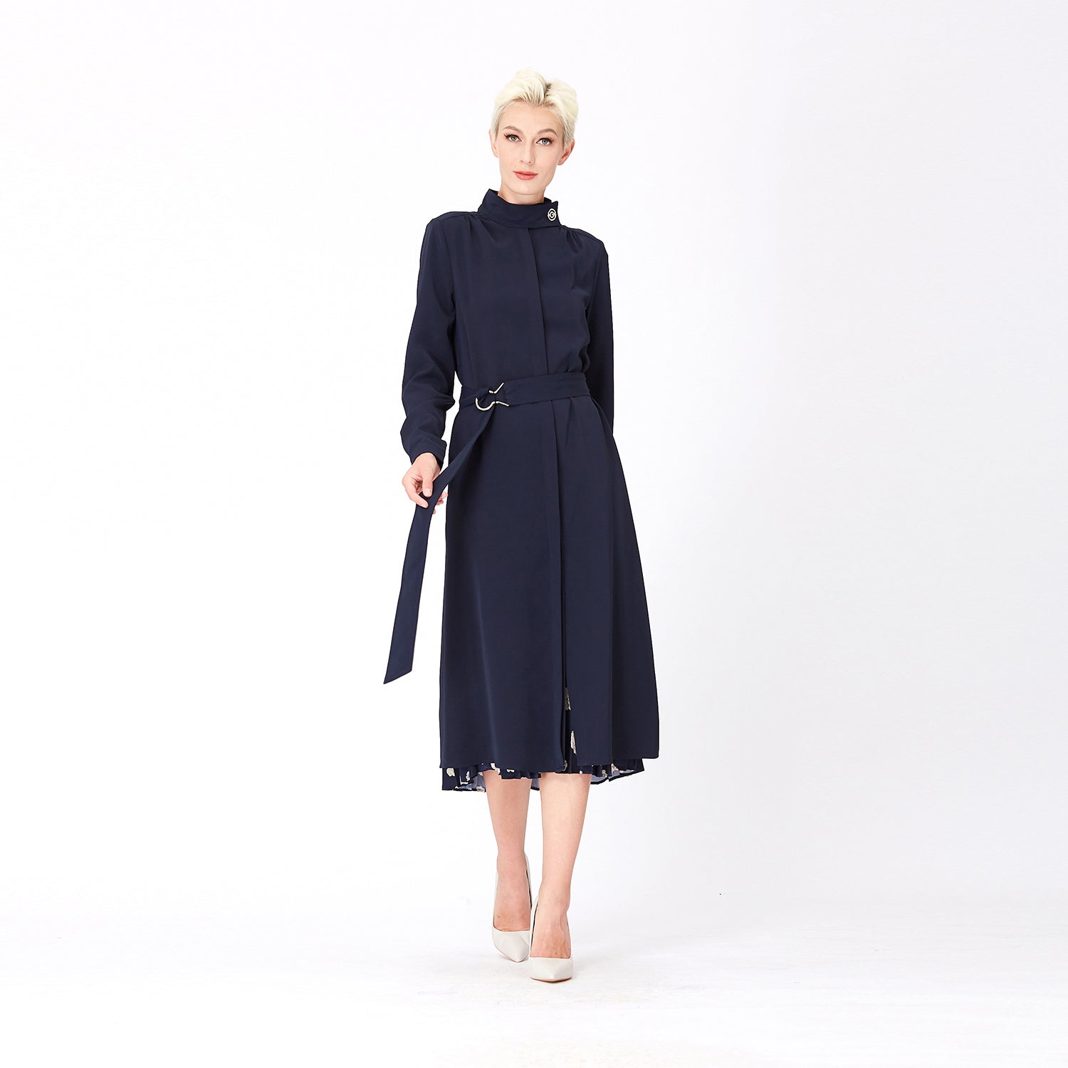 Robe chemise à col montant et manches longues