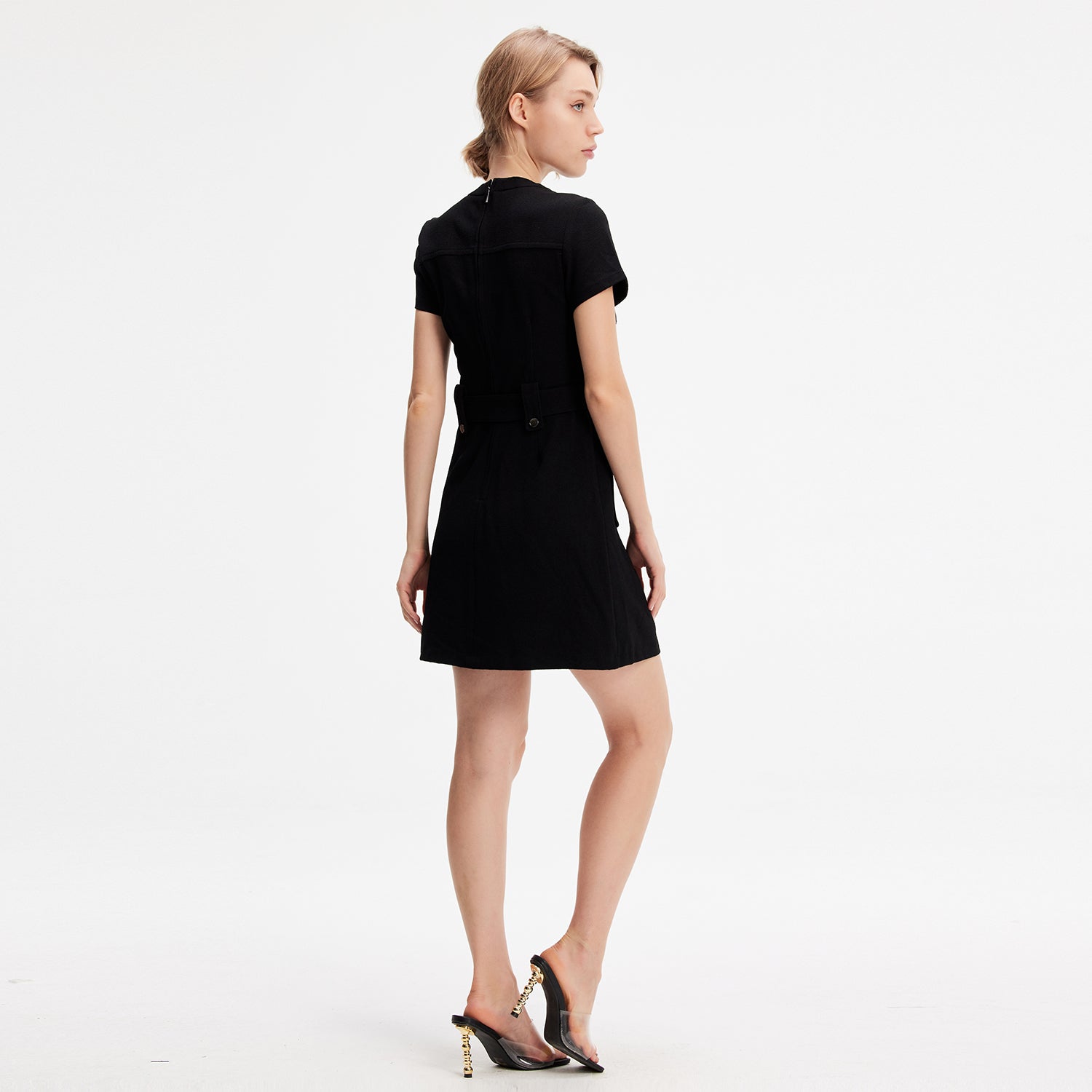 Robe courte à poches plaquées