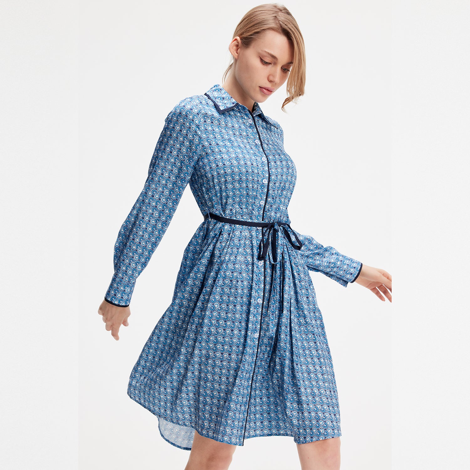 Robe-chemise manches longues à imprimé géométrique