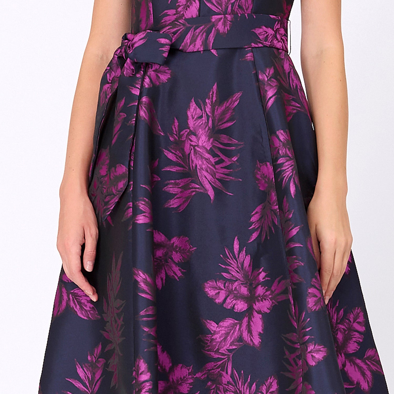 Robe patineuse brocart à motif floral
