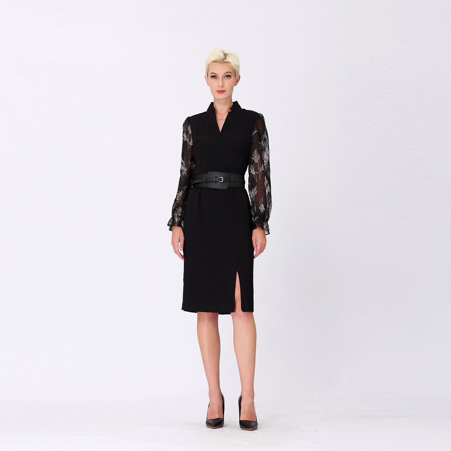 Robe tailleur à manches en mousseline et col en V