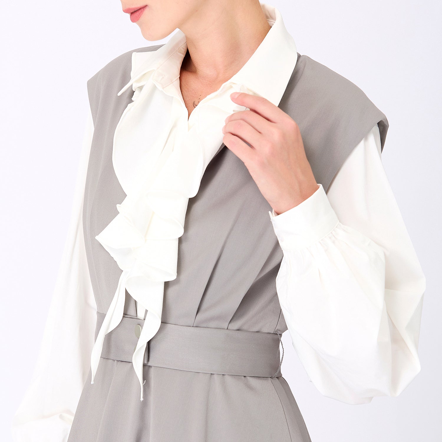 Robe structurée ajustée et évasée à mancherons