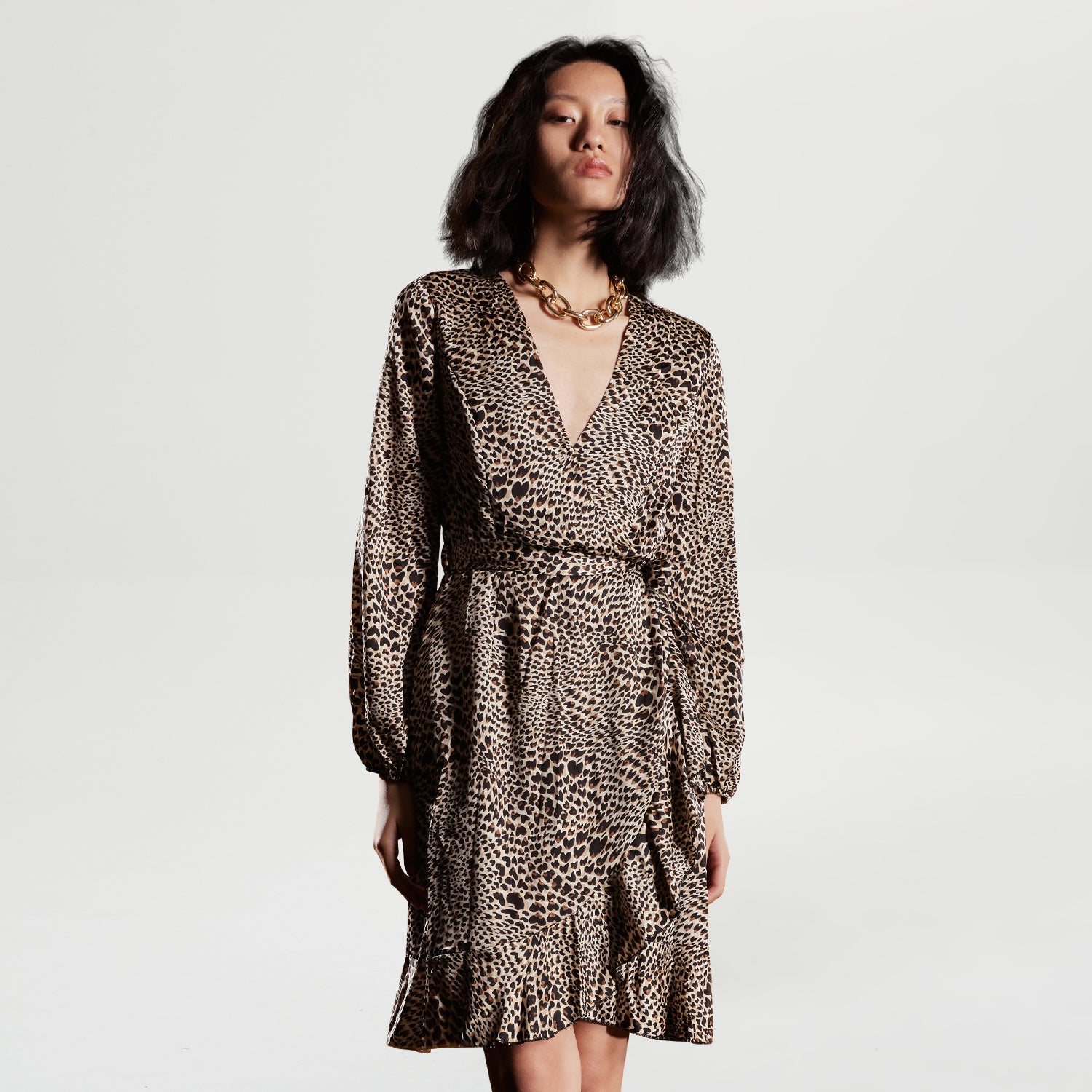 Robe effet cache-cœur et volants à imprimé animal