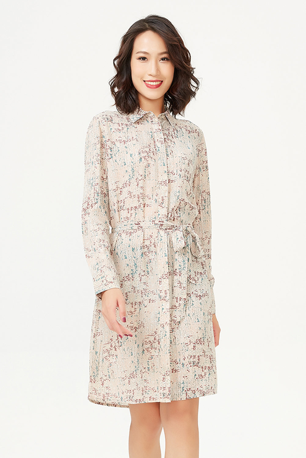 Robe chemise à ceinture ajoutée
