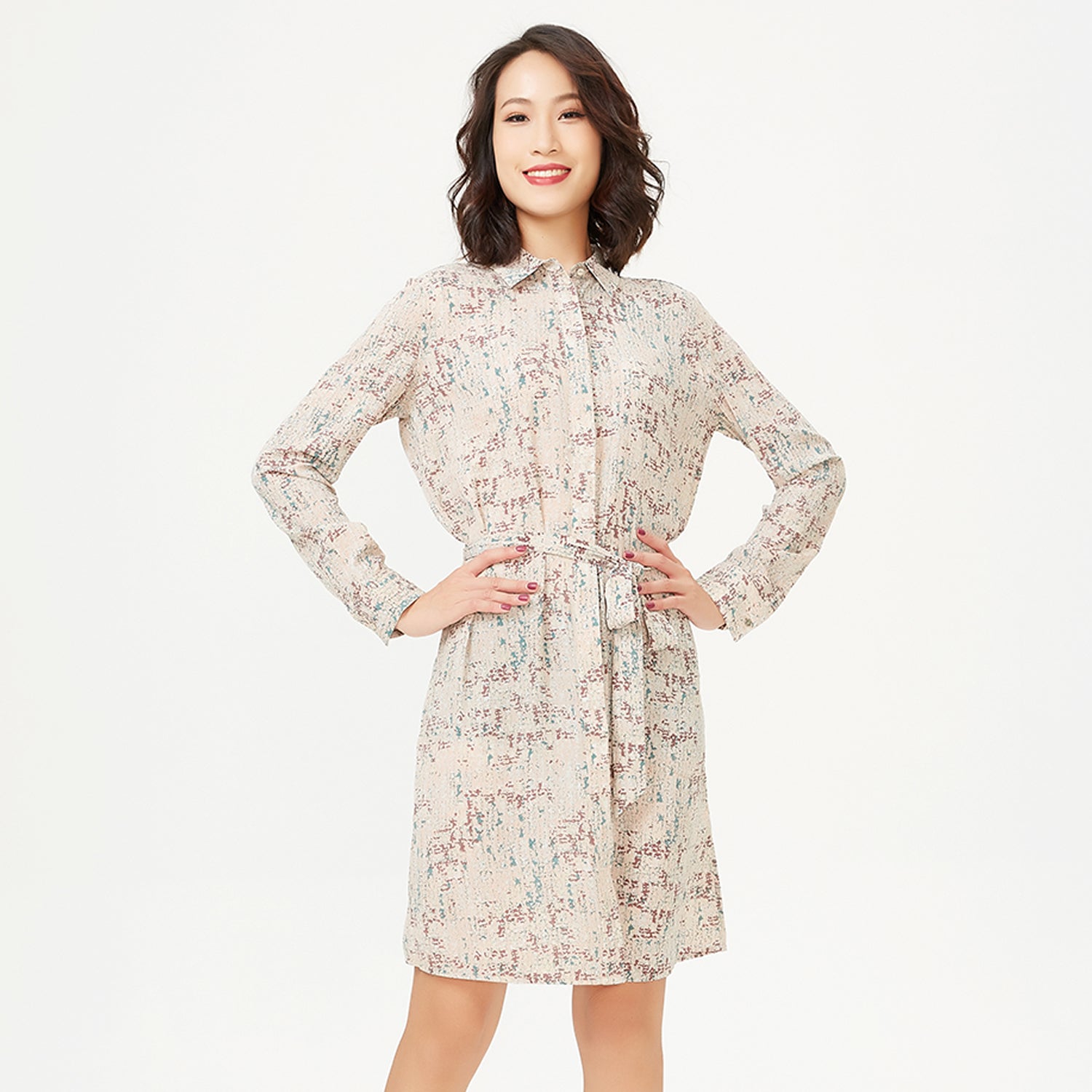 Robe chemise à ceinture ajoutée