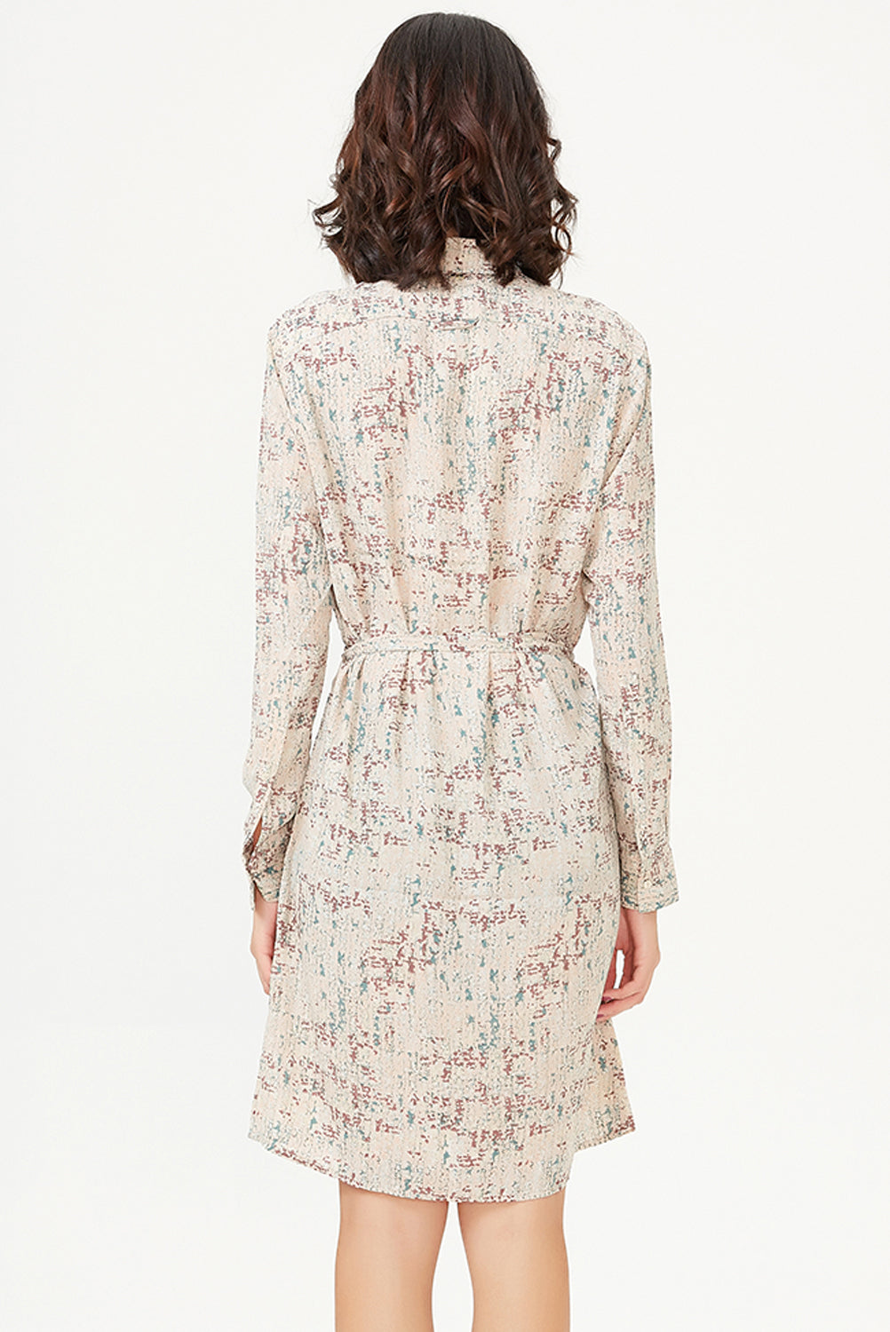 Robe chemise à ceinture ajoutée