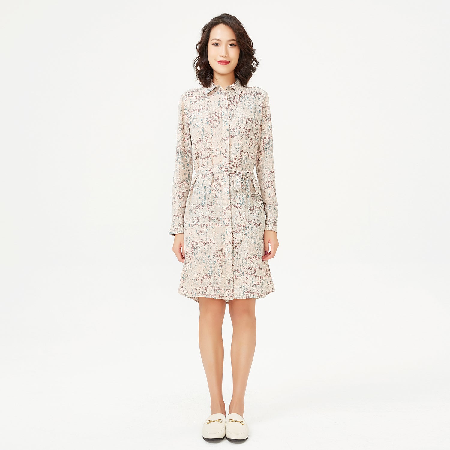 Robe chemise à ceinture ajoutée