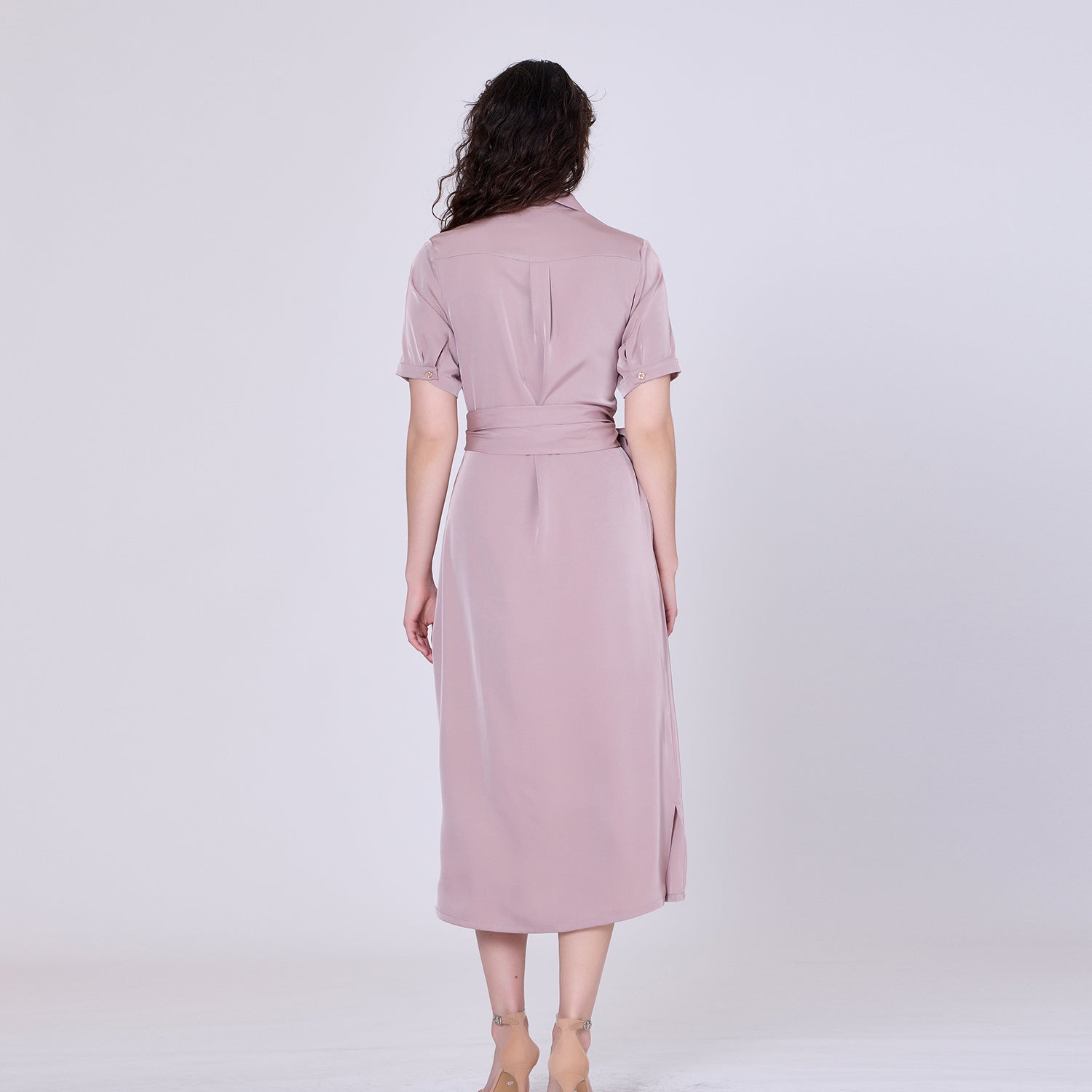 Robe-chemise midi en satin mat