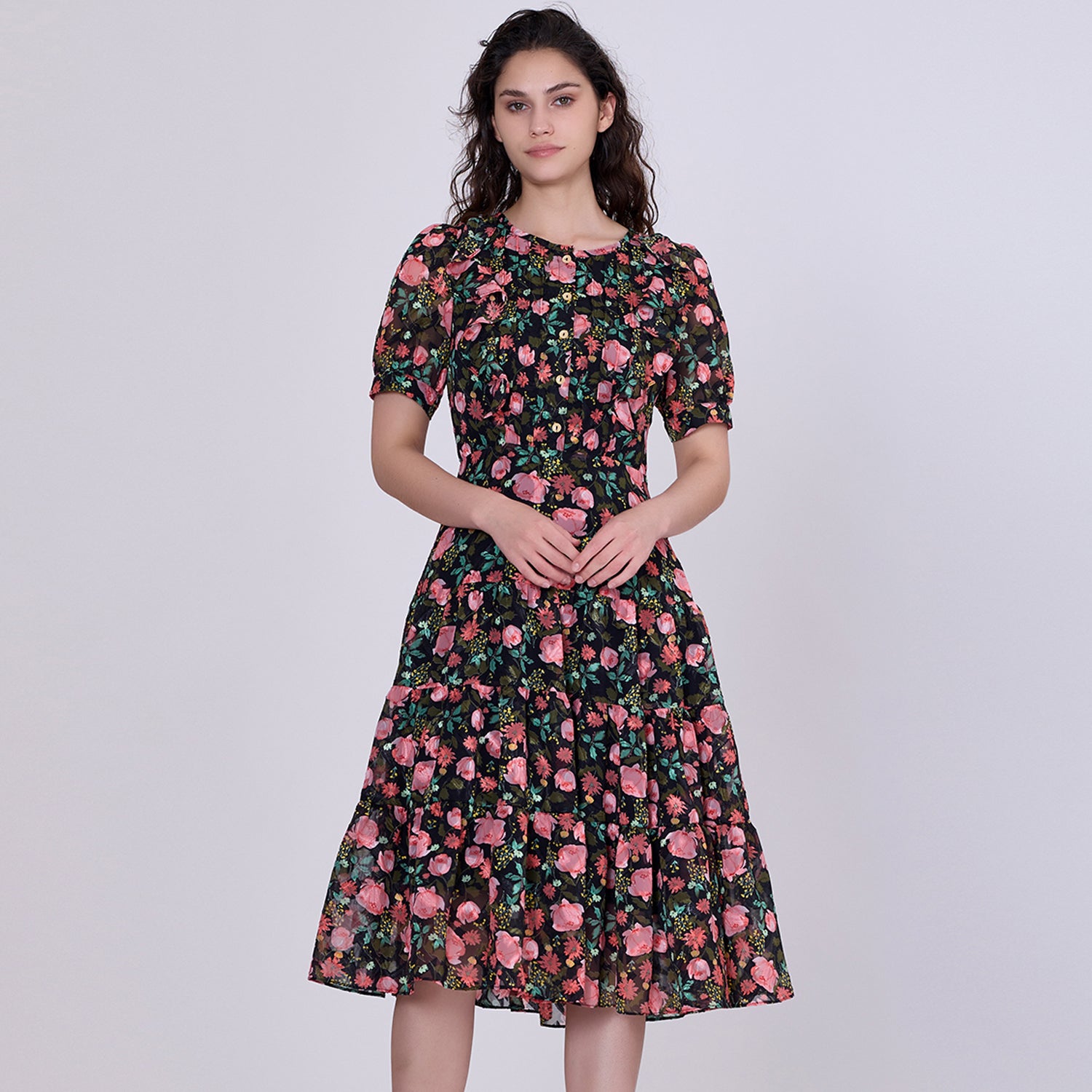 Robe florale mi-longue en mousseline