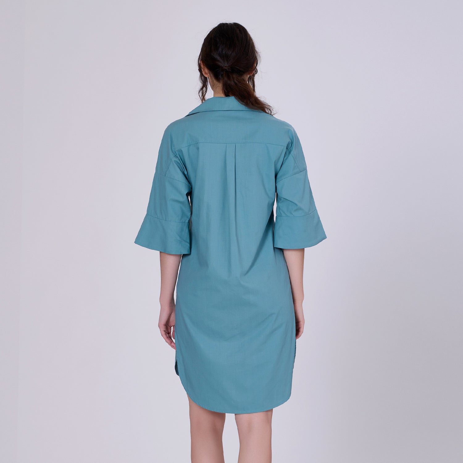 Robe chemise minimaliste en coton