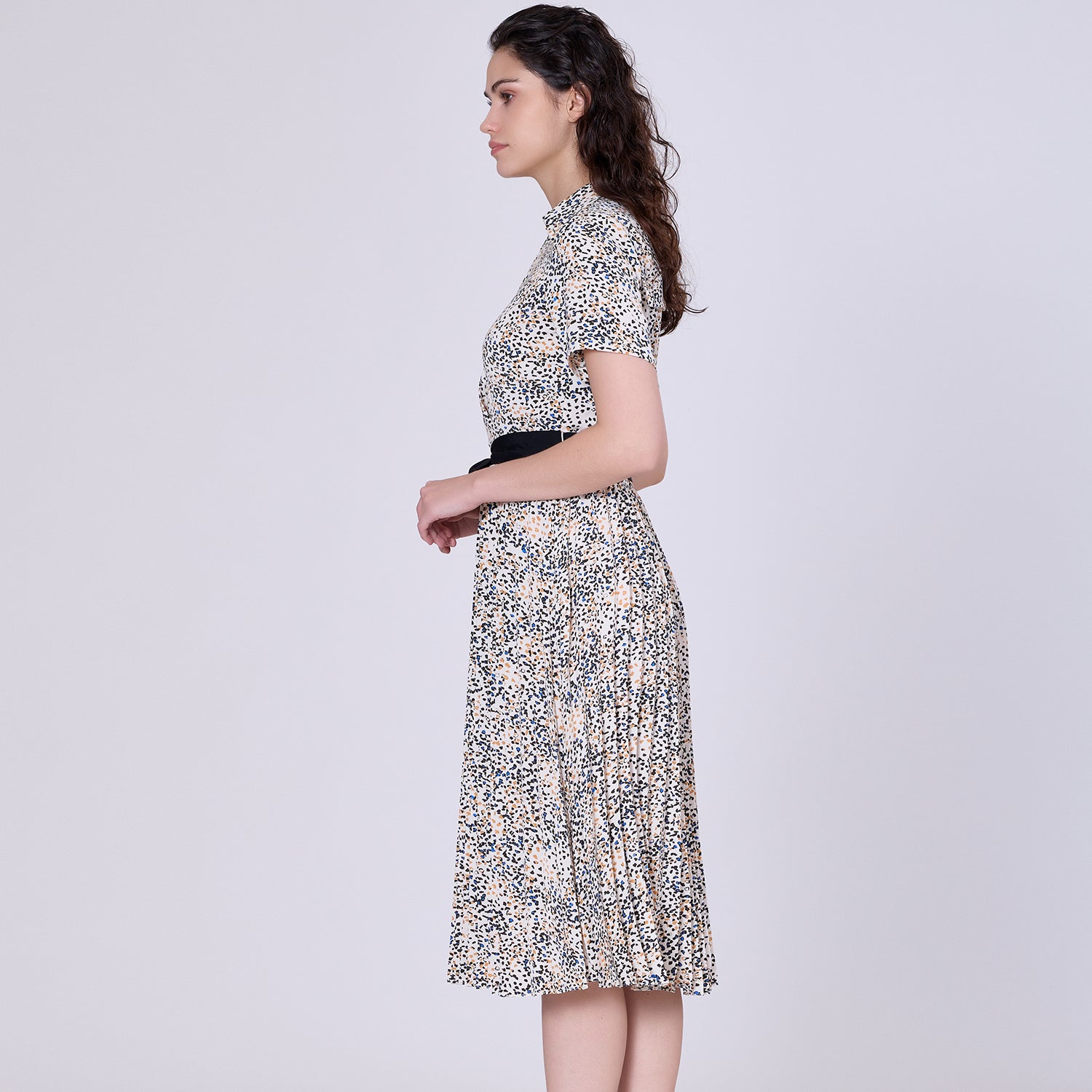 Robe imprimée à jupe plissée et imprimé graphique