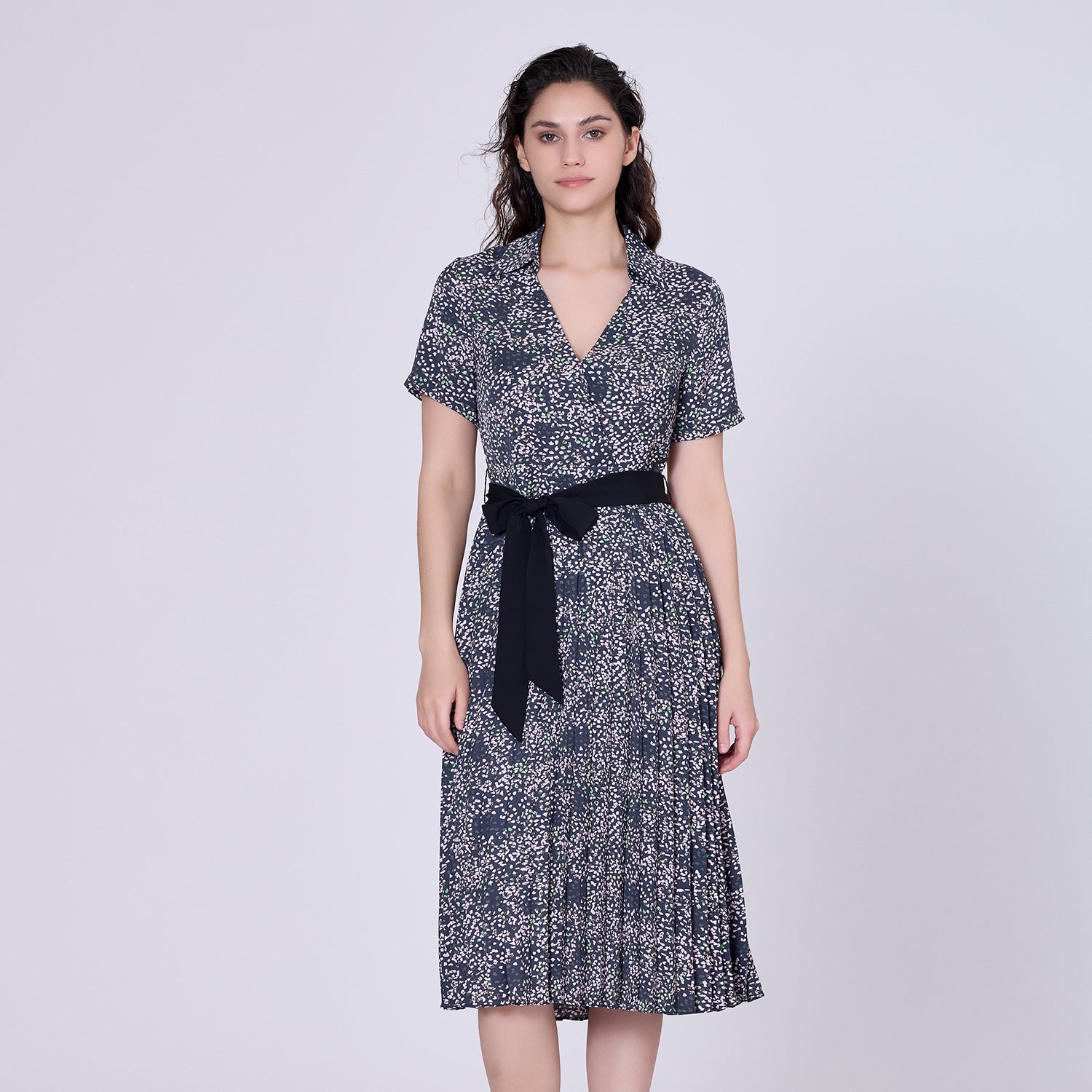 Robe imprimée à jupe plissée et imprimé graphique