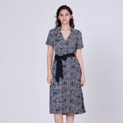 Robe imprimée à jupe plissée et imprimé graphique