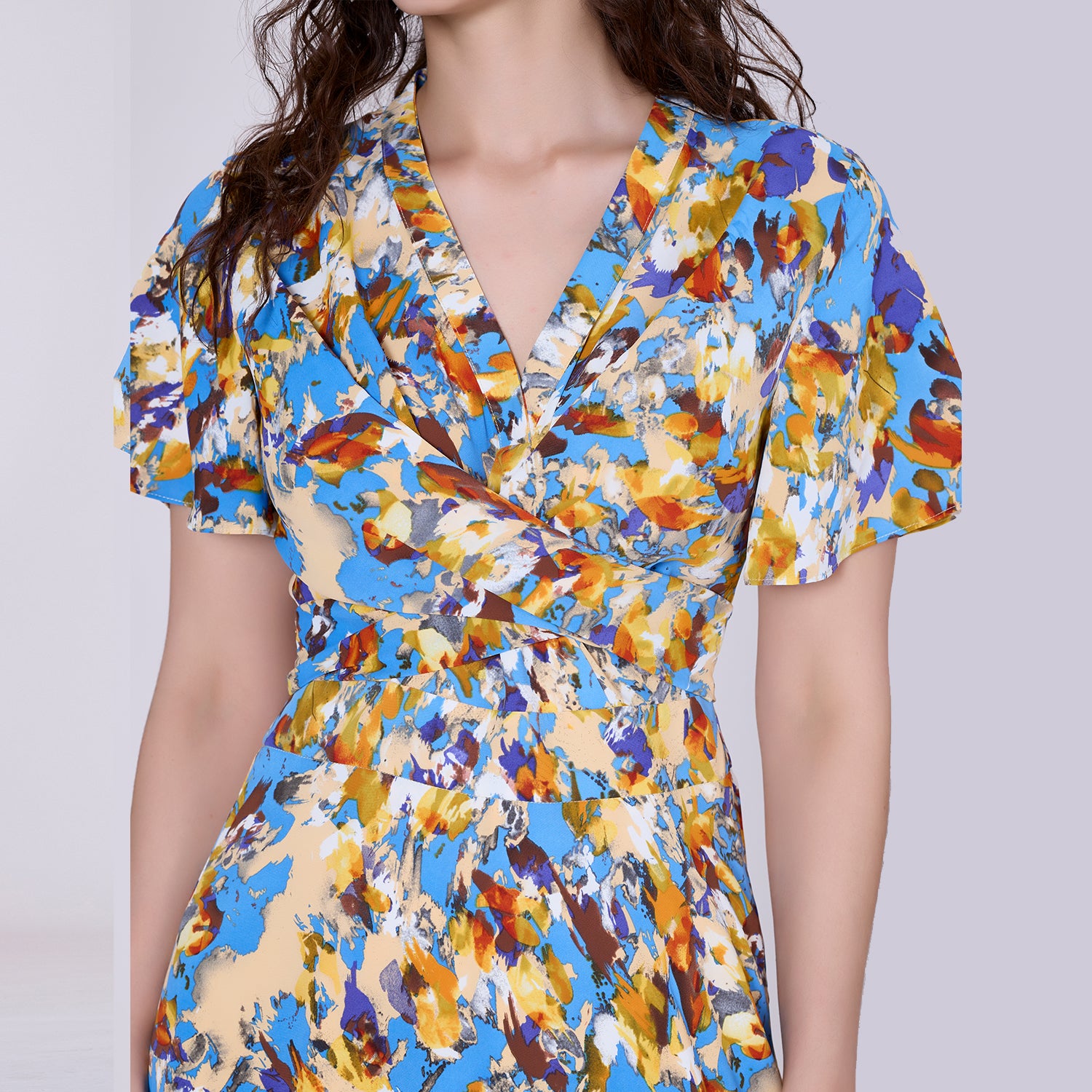 Robe midi à effet croisé et imprimé abstrait