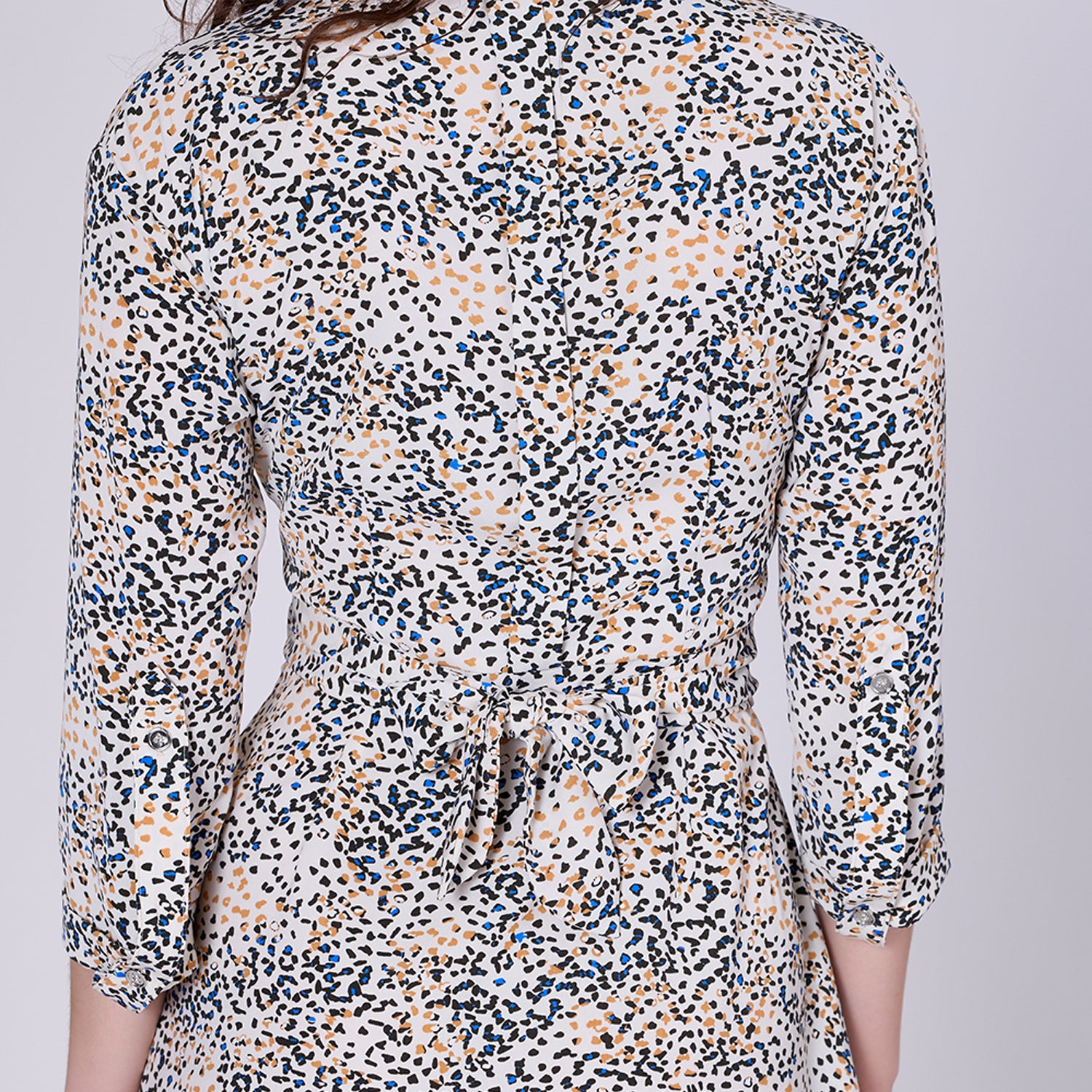 Robe chemise minimaliste à imprimé graphique