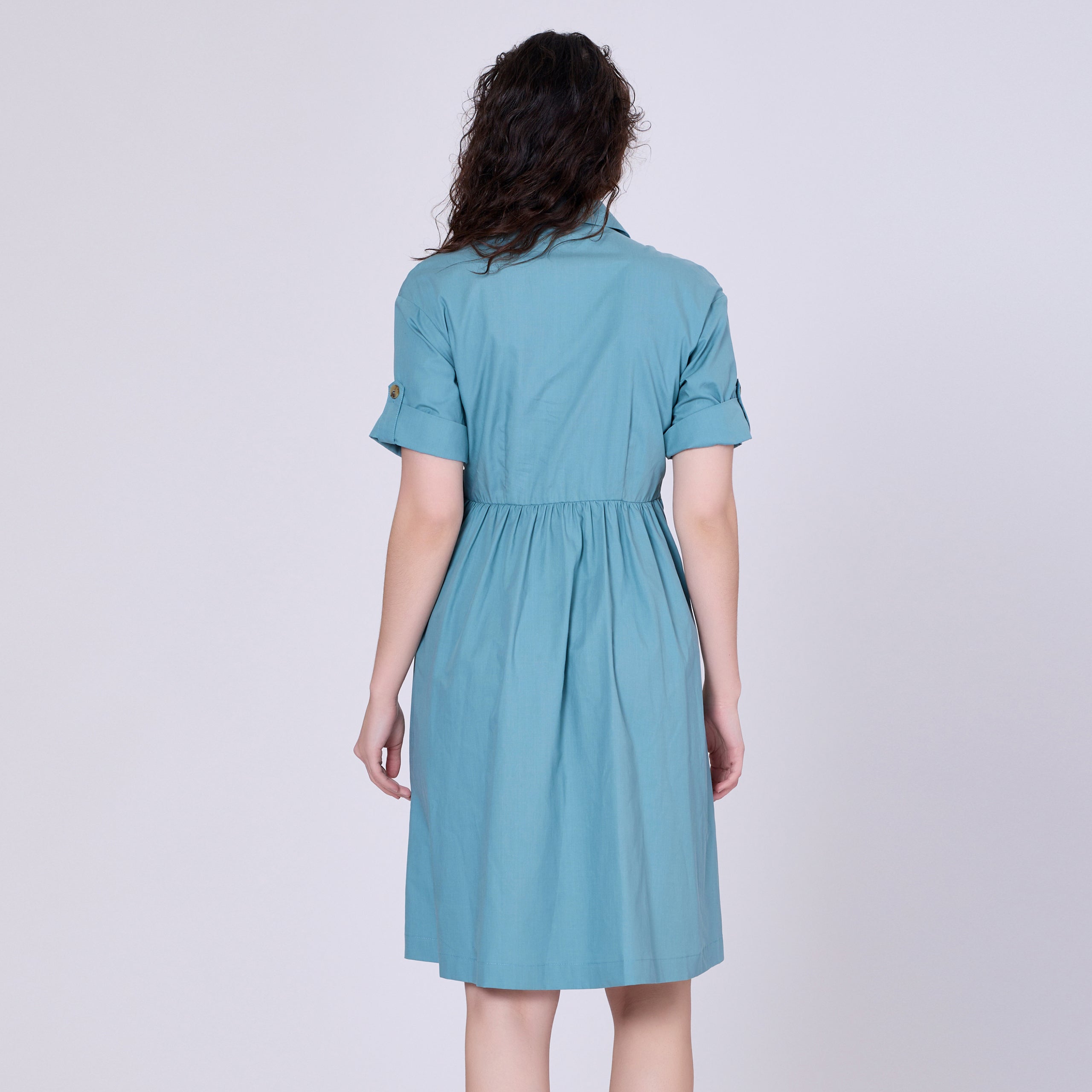 Robe-chemise avec ceinture- panneau asymétrique