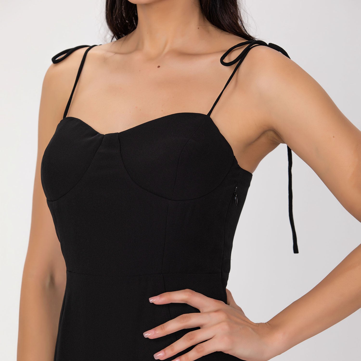 Robe midi fluide à bretelles et fente - Smart & Joy