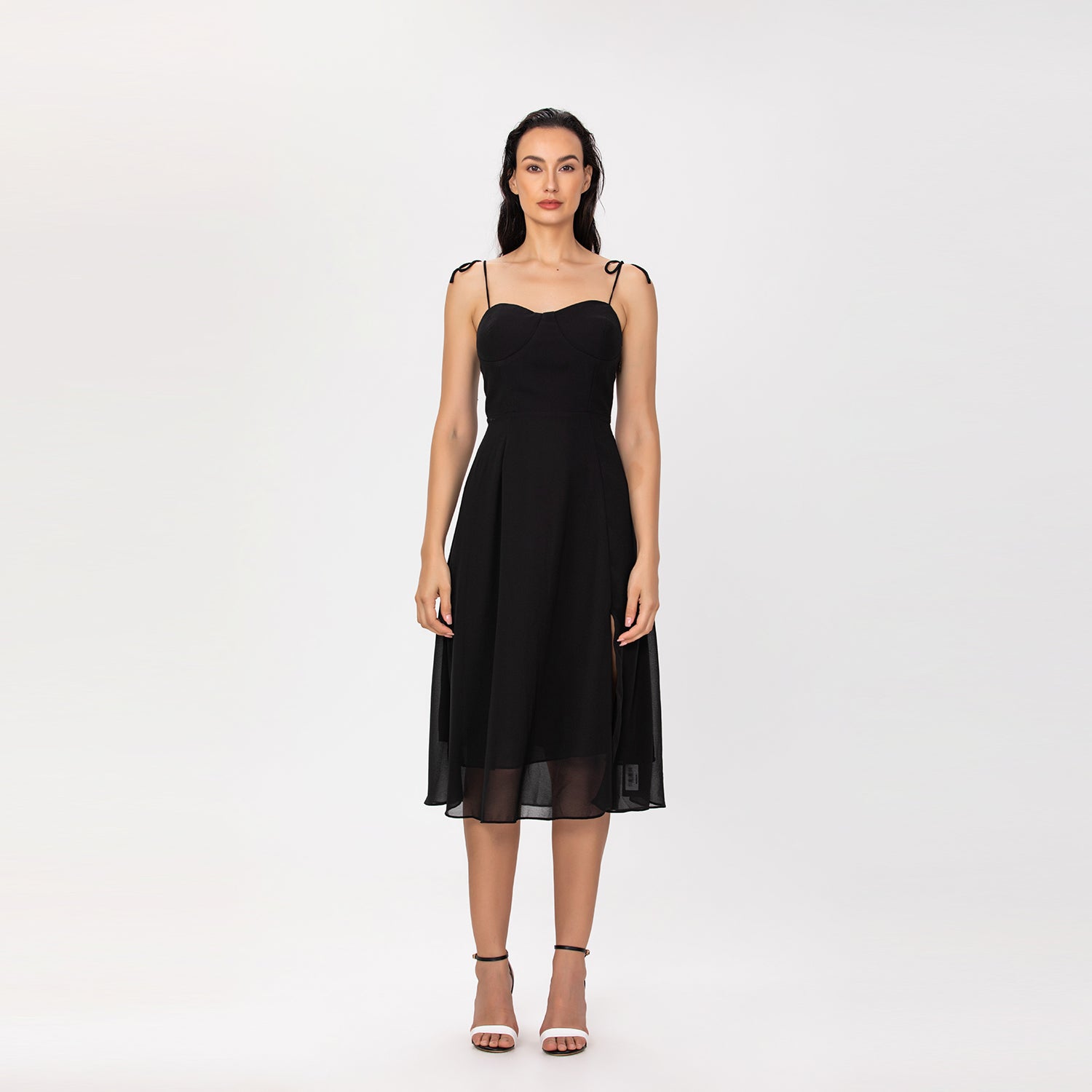 Robe midi fluide à bretelles et fente - Smart & Joy