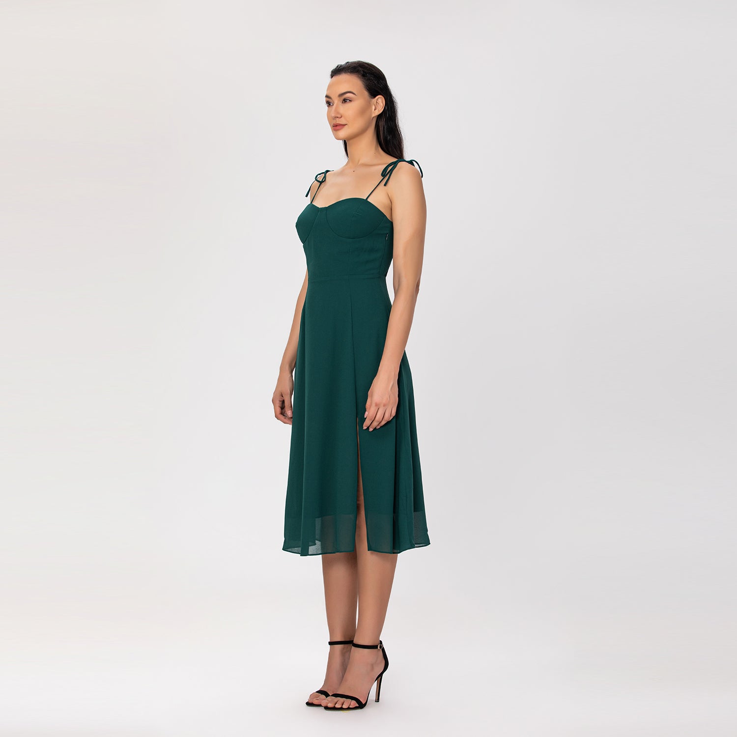 Robe midi fluide à bretelles et fente - Smart & Joy