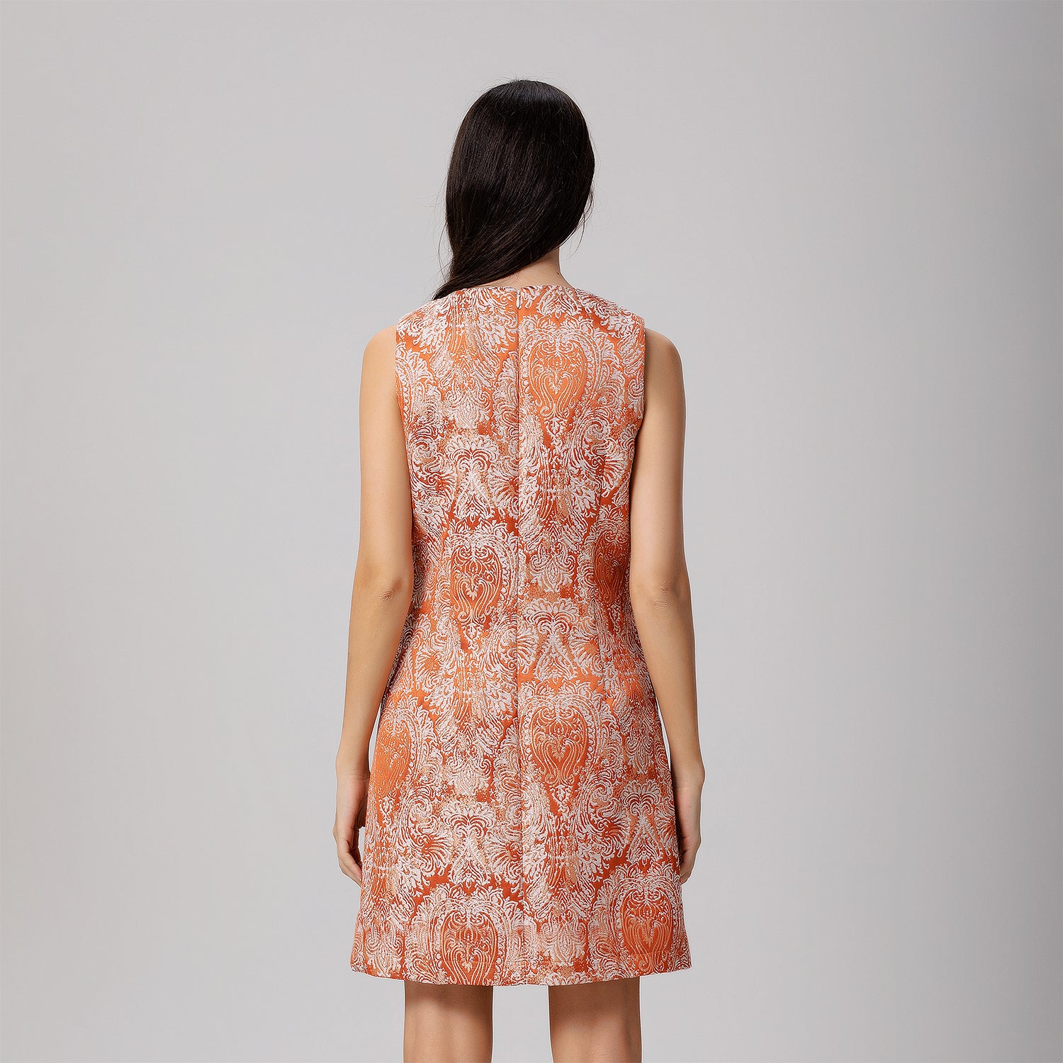 Robe courte sans manche en brocart