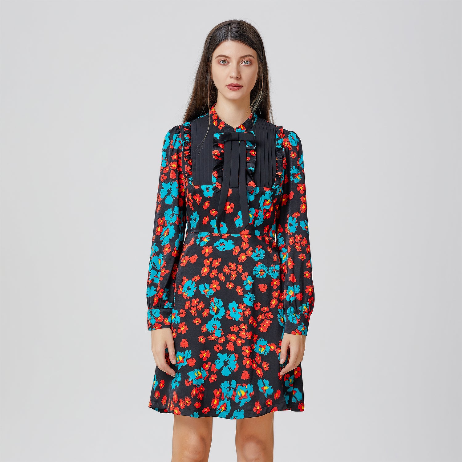 Robe-chemise courte à imprimé floral et col lavallière