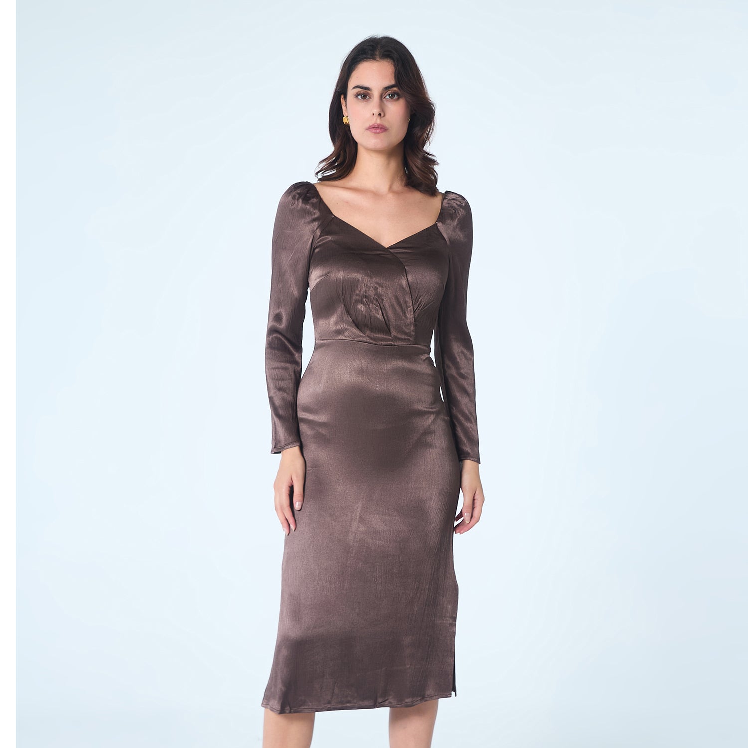 Robe satin à décolleté coeur- croisé