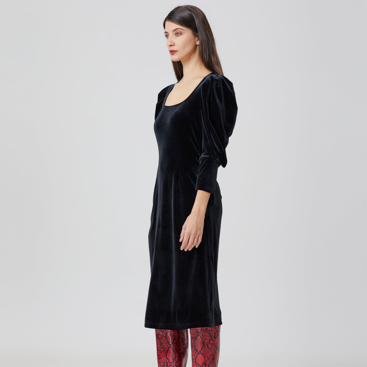 Robe en velours à manches bouffantes
