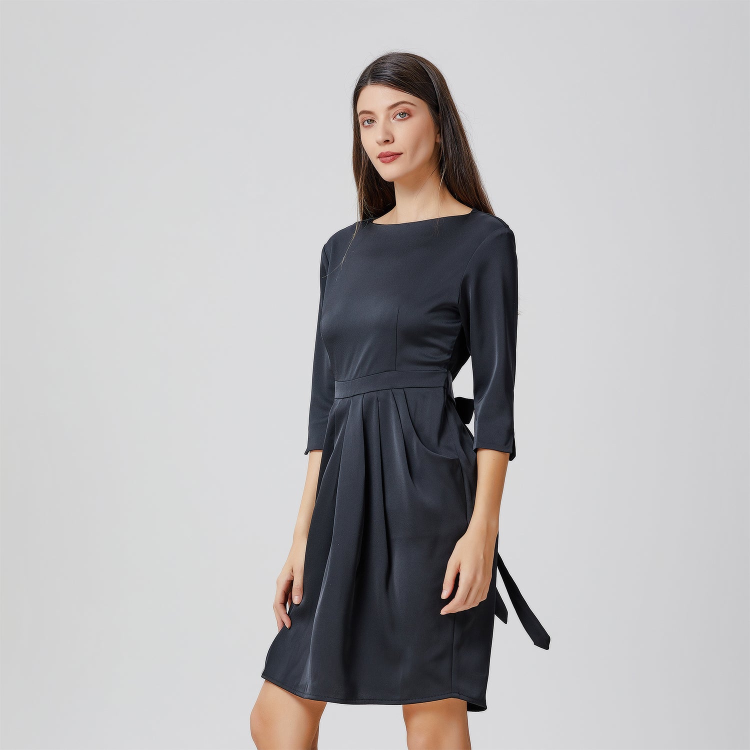 Robe taille soulignée et plis