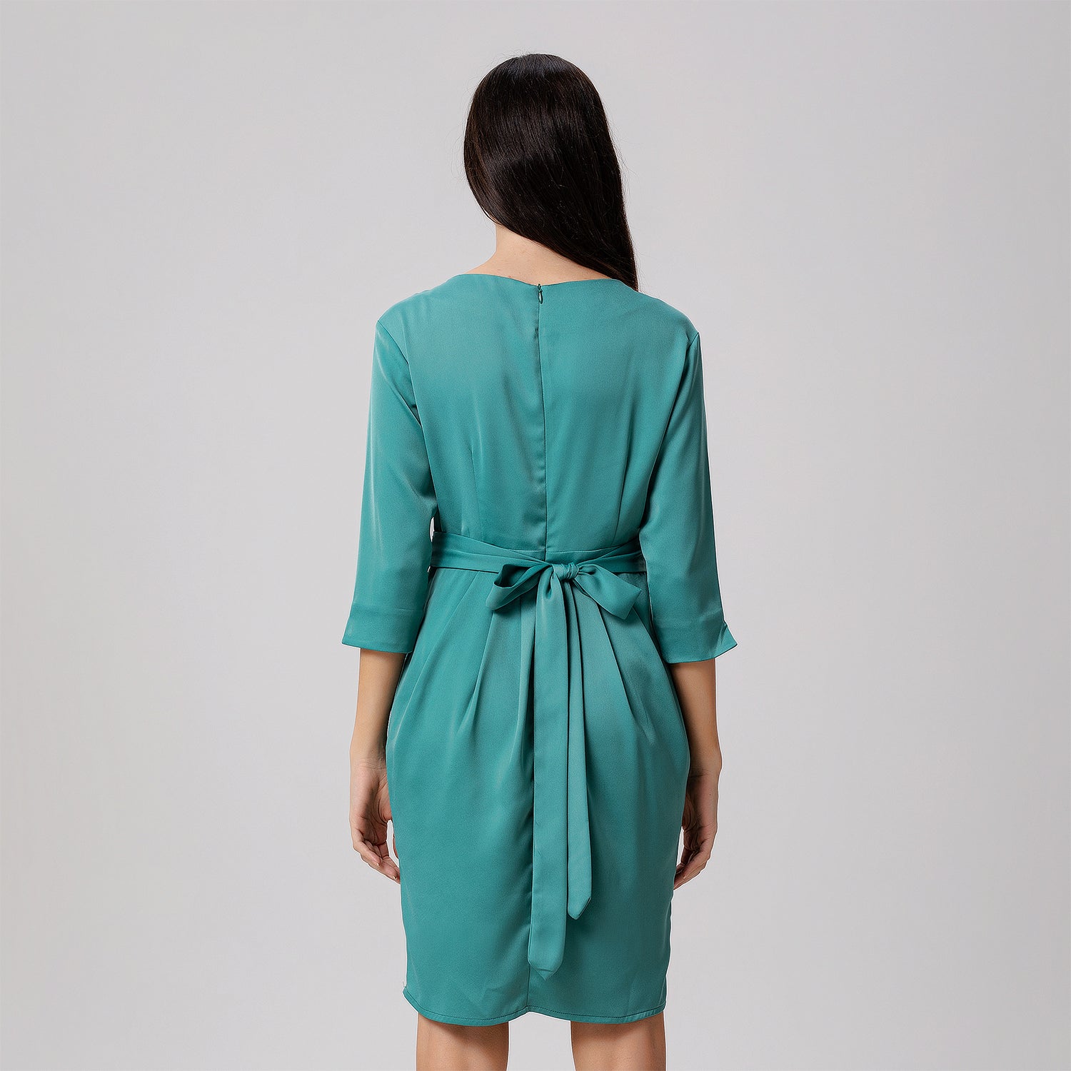 Robe taille soulignée et plis