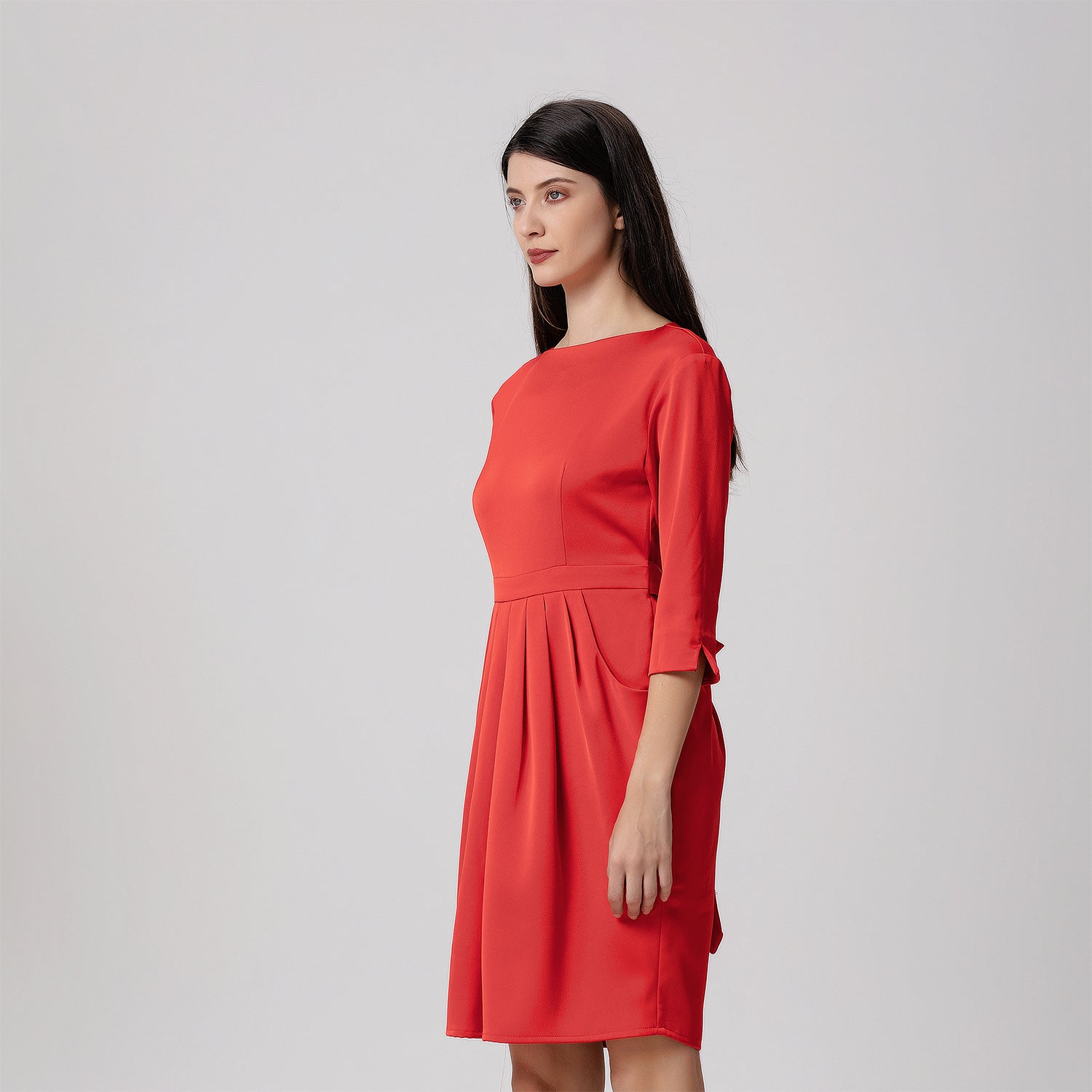 Robe taille soulignée et plis