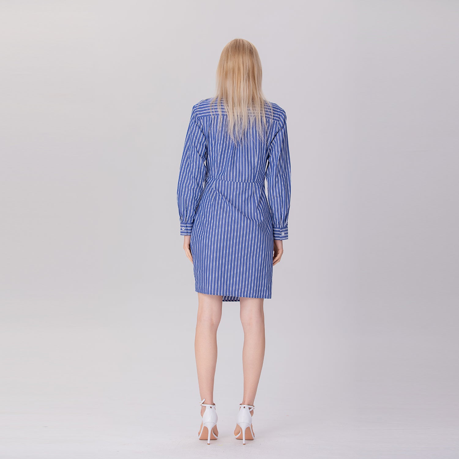 Robe chemise en coton avec détail ceinturé