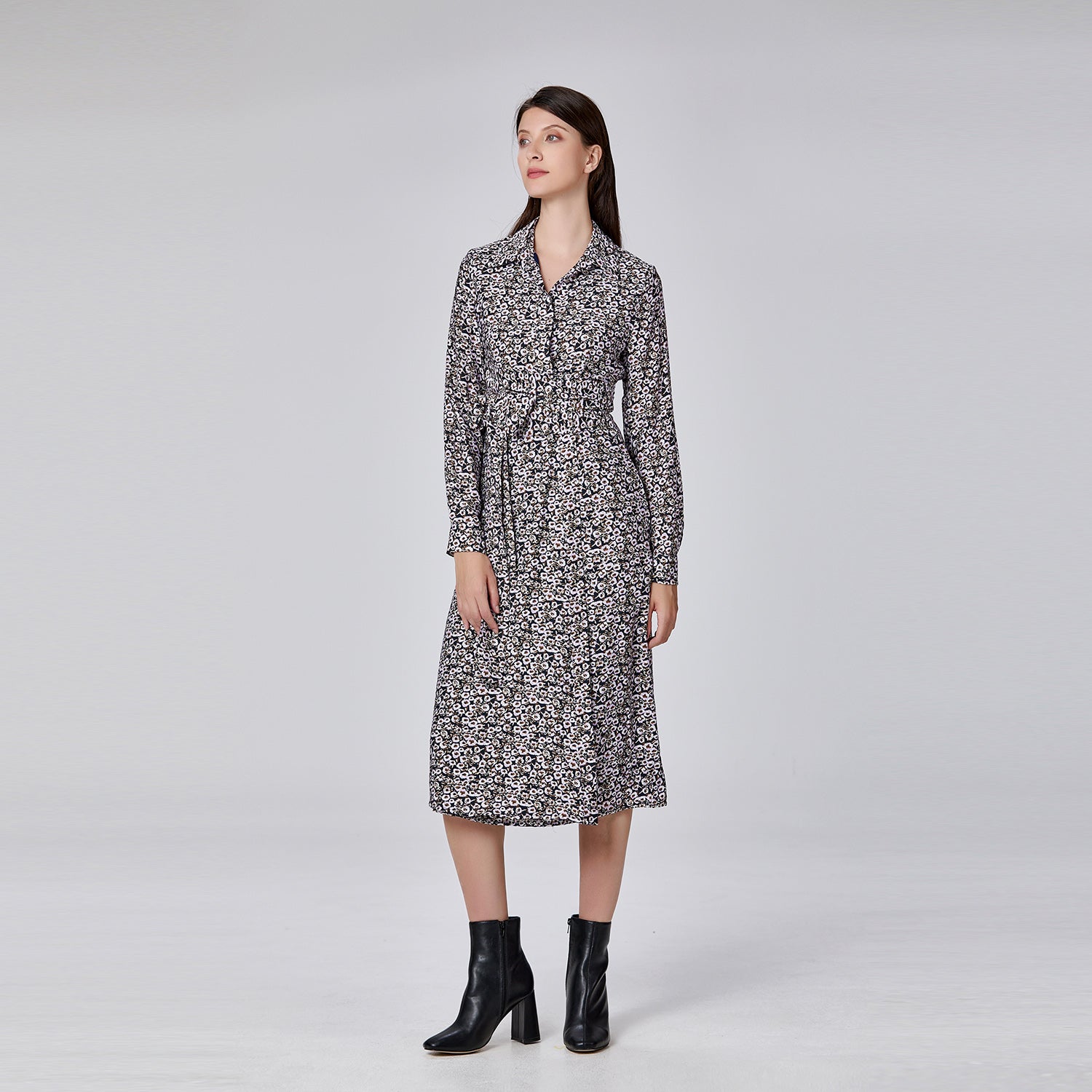 Robe évasée imprimée à décolleté en V et drapé croisé