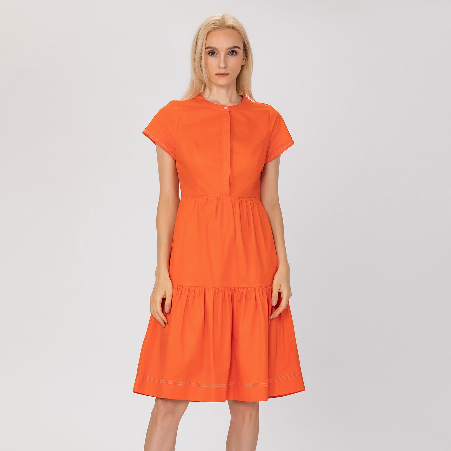 Robe chemise ajustée et évasée en coton
