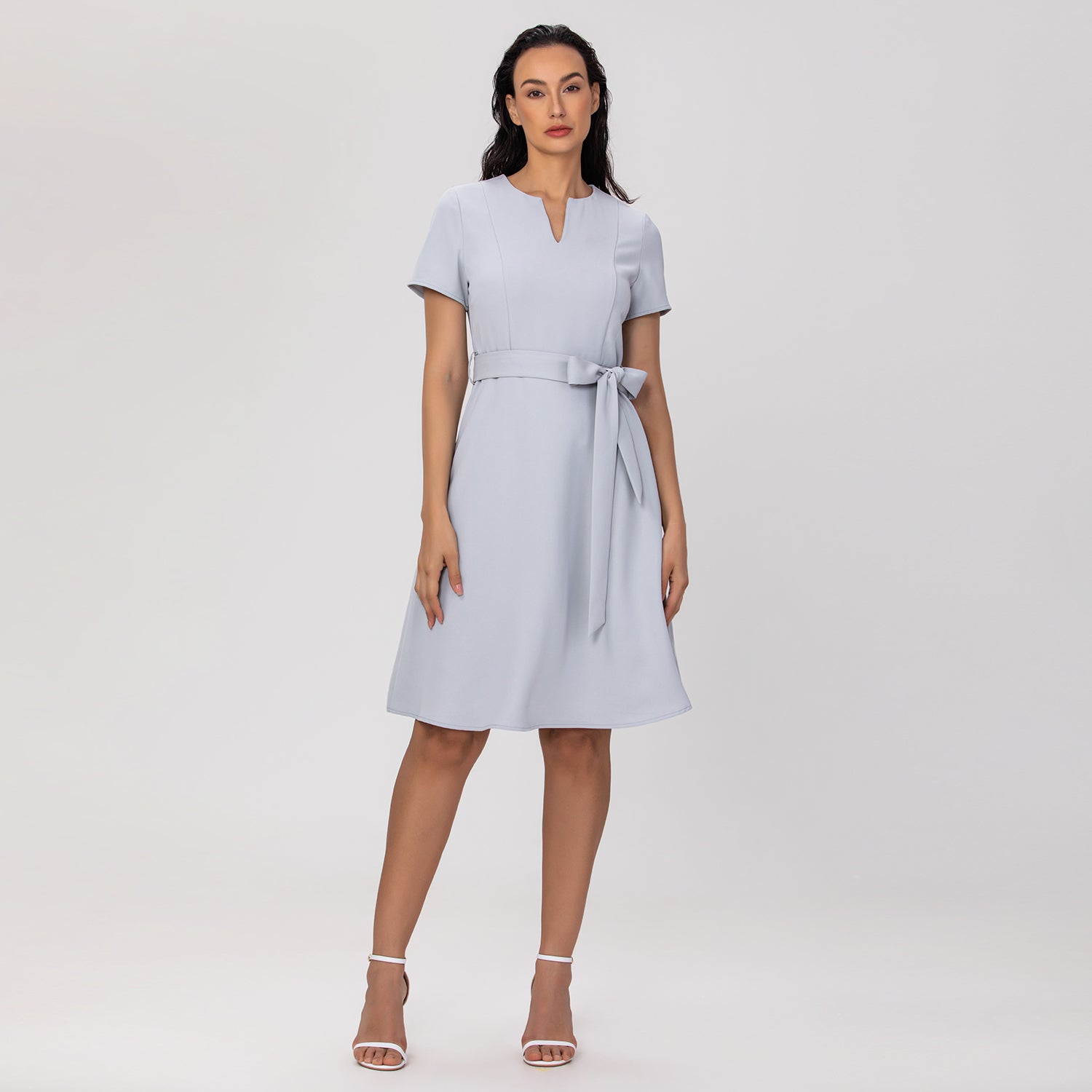 Robe tailleur ceinturée