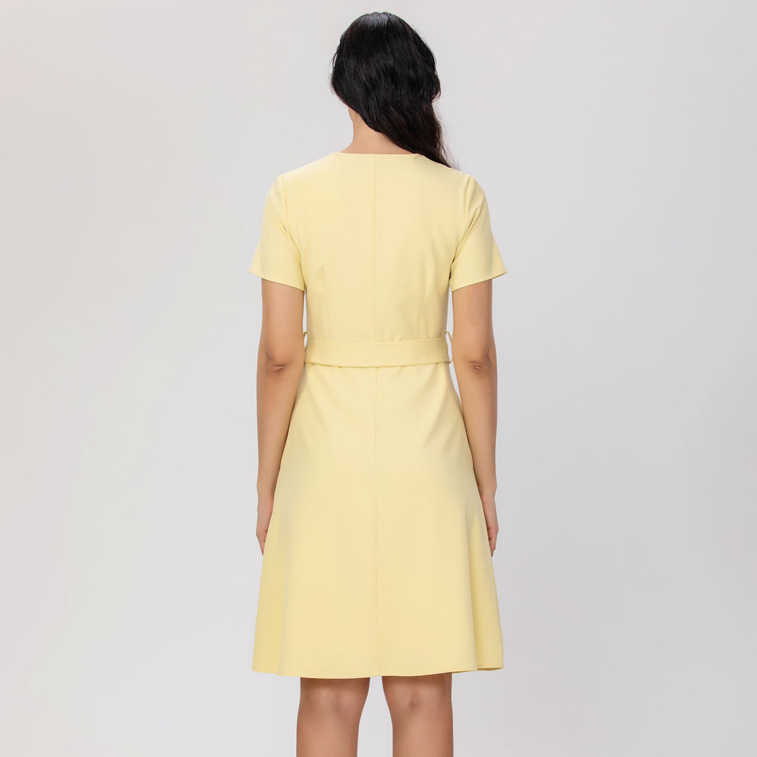 Robe tailleur ceinturée