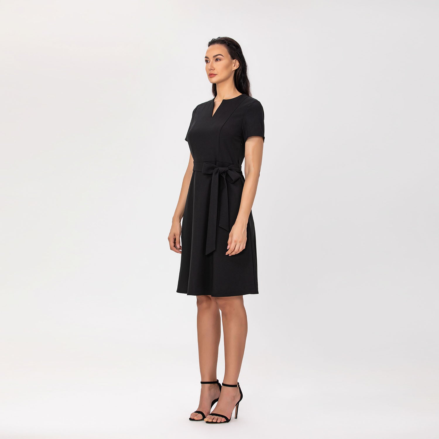 Robe tailleur ceinturée