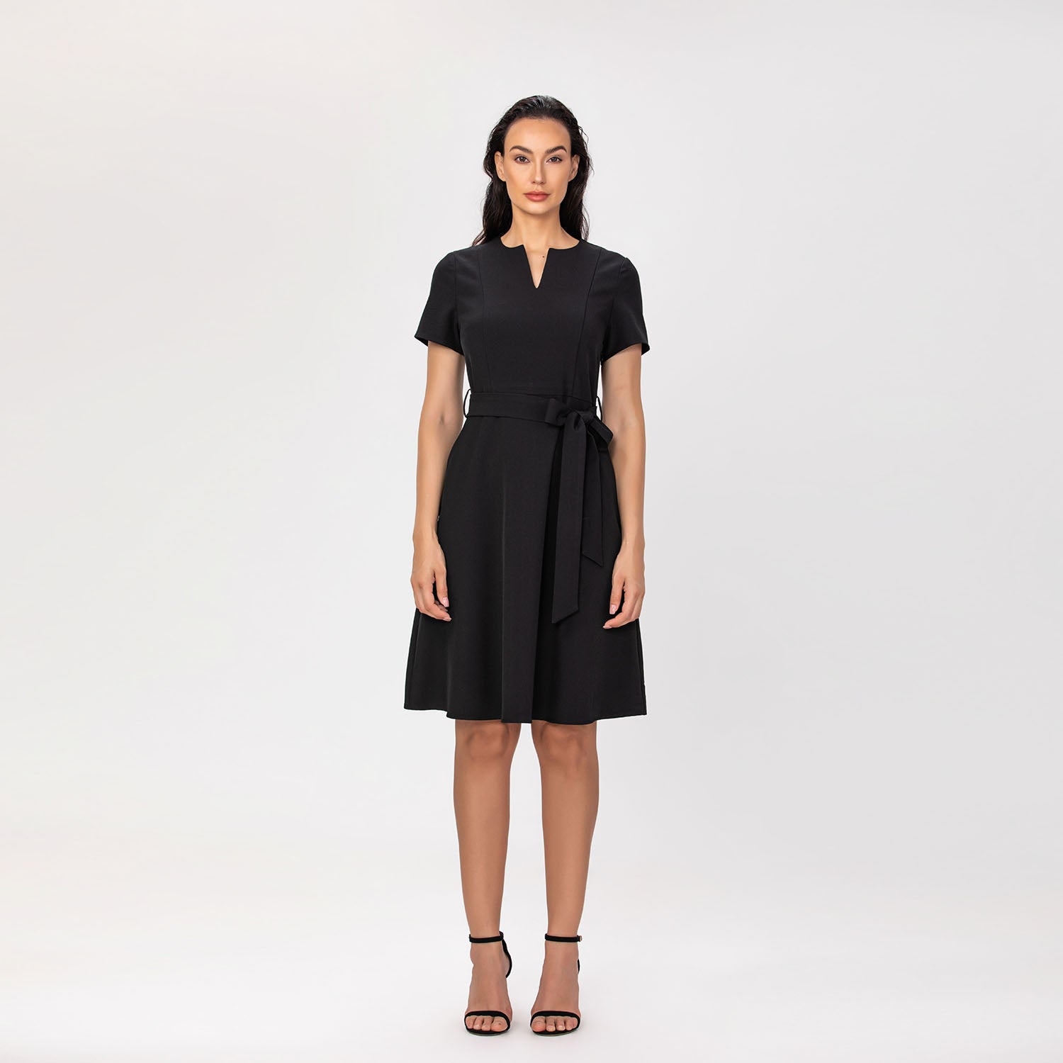 Robe tailleur ceinturée