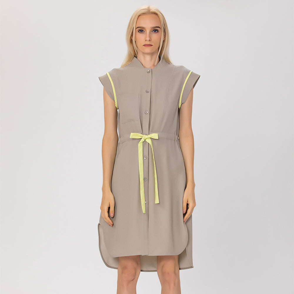 Robe chemisier sans manches à ceinture contrastée