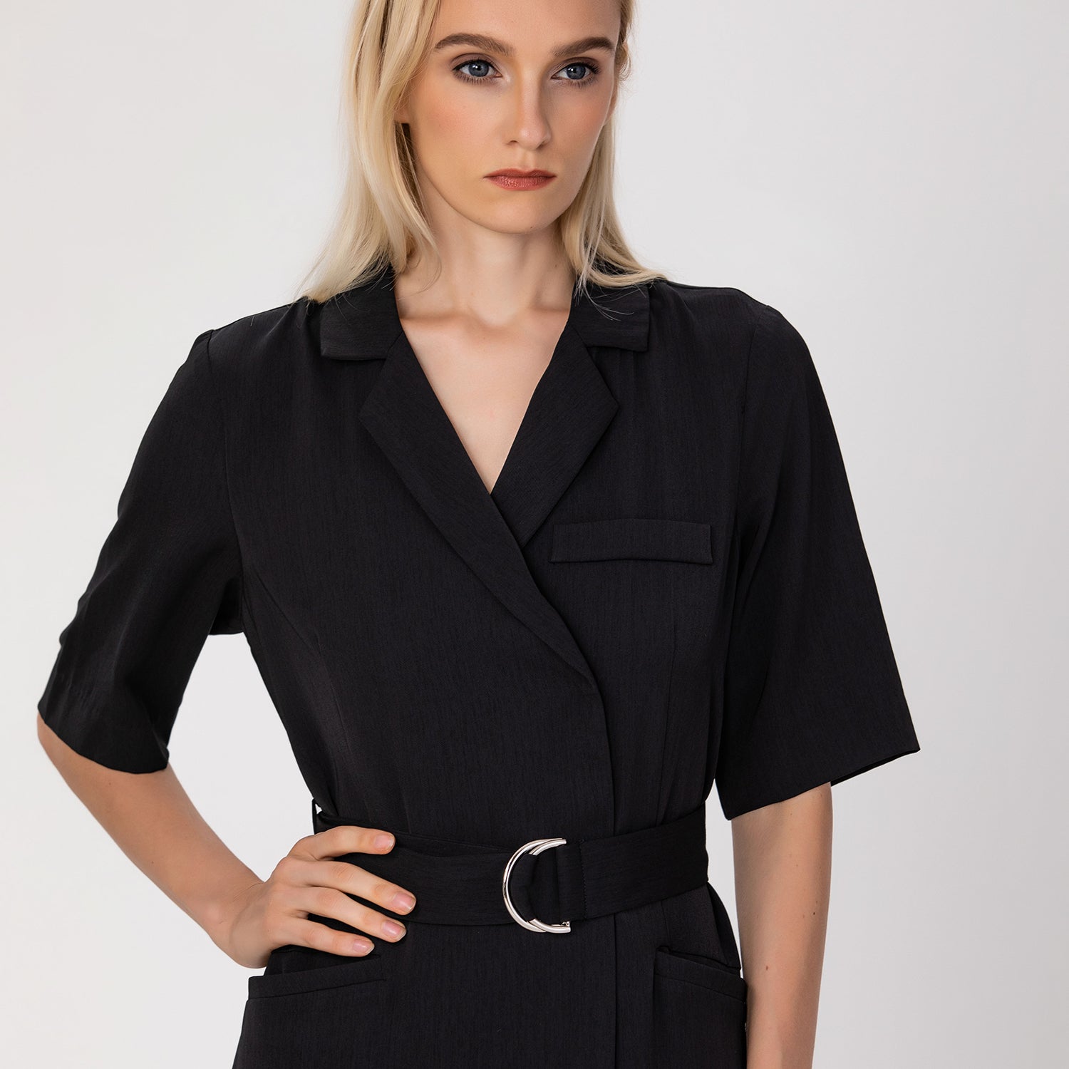 Robe portefeuille tailleur avec ceinture