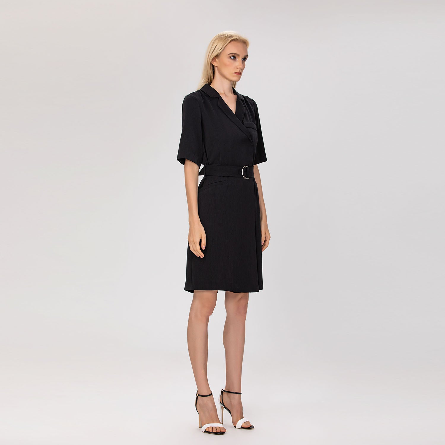 Robe blazer ceinturée