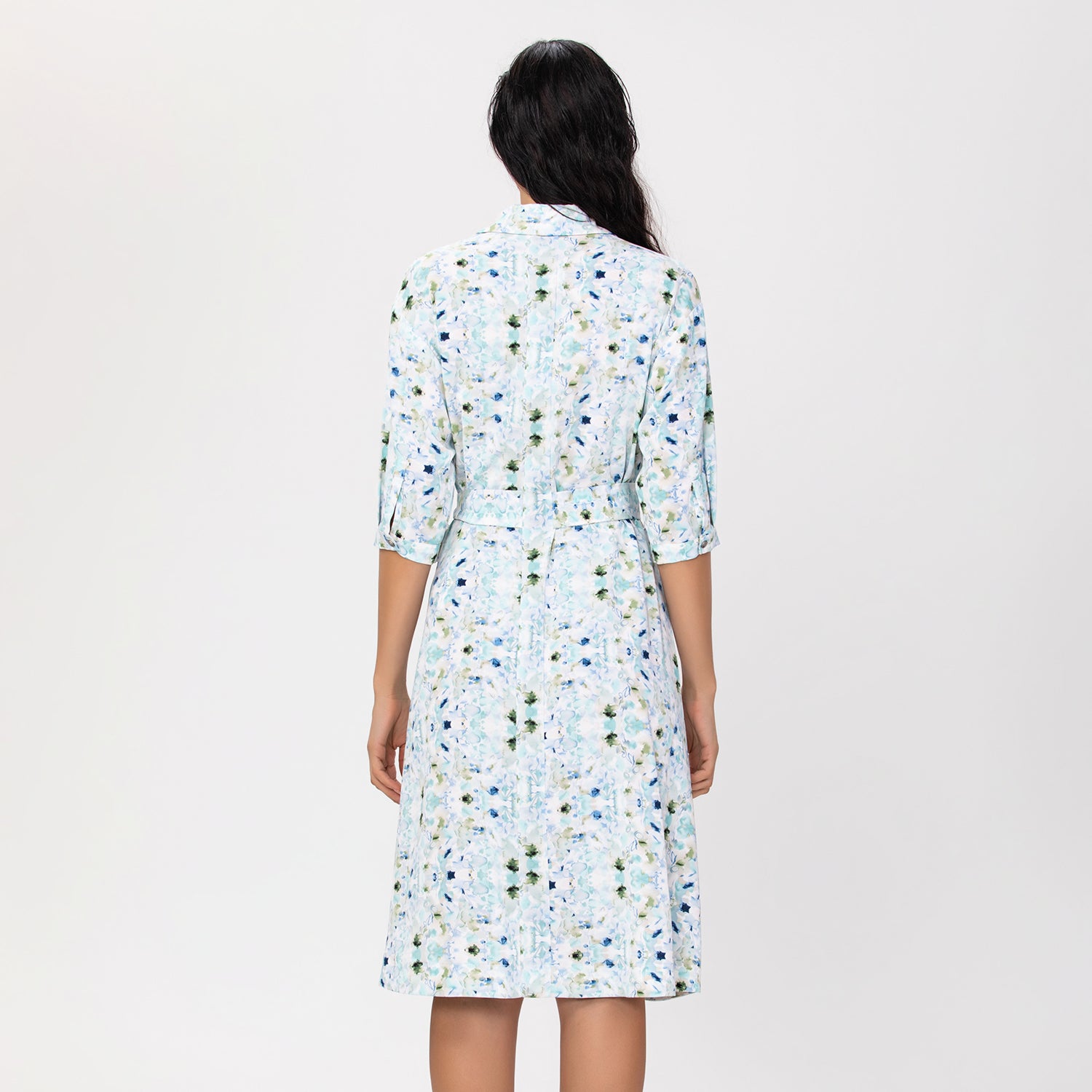 Robe chemise à imprimé floral et décolleté en V