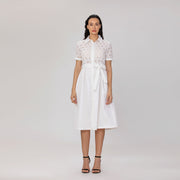 Robe chemise en dentelle et coton avec ceinture