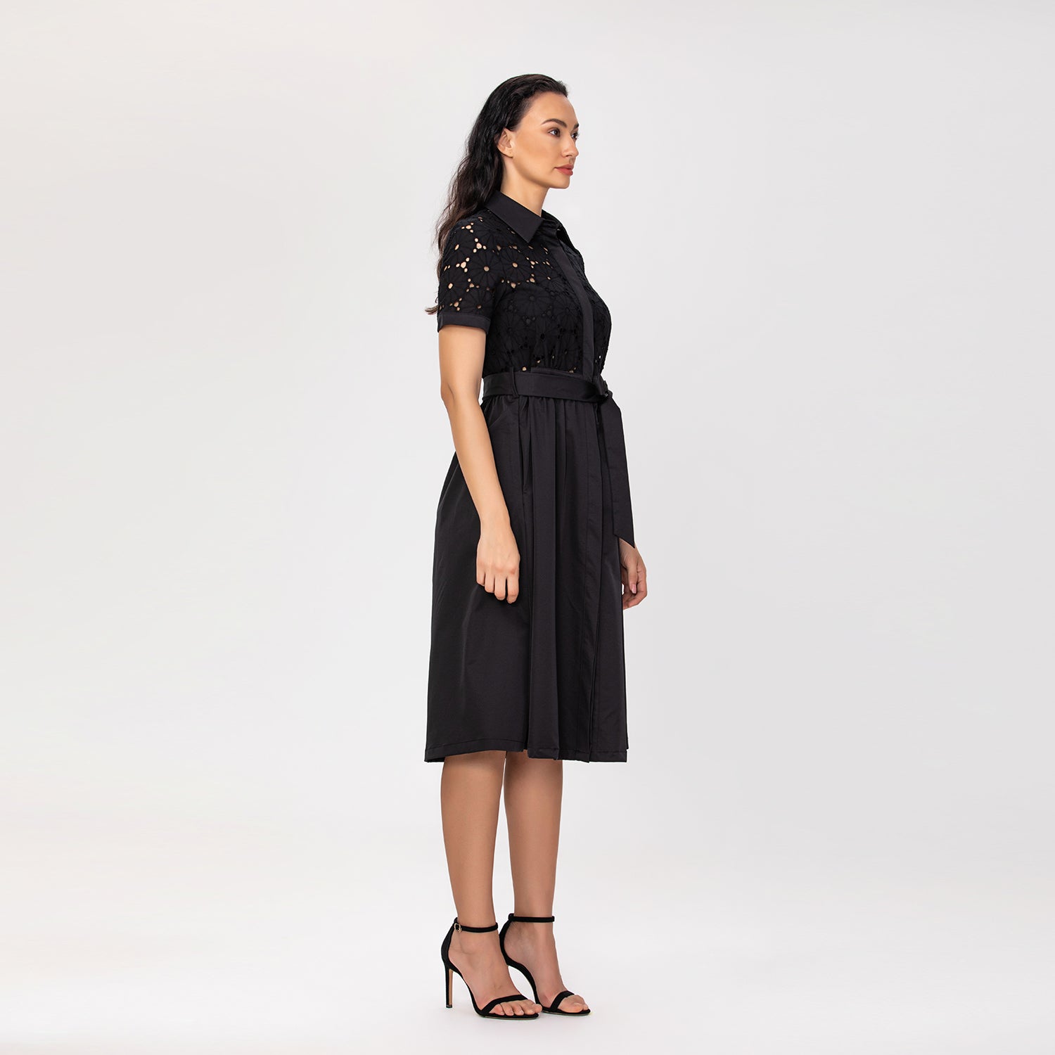 Robe chemise en dentelle et coton avec ceinture - Smart & Joy