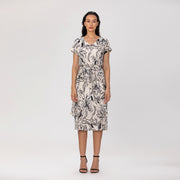 Robe mi-longue à imprimé feuillage et taille ceinturée