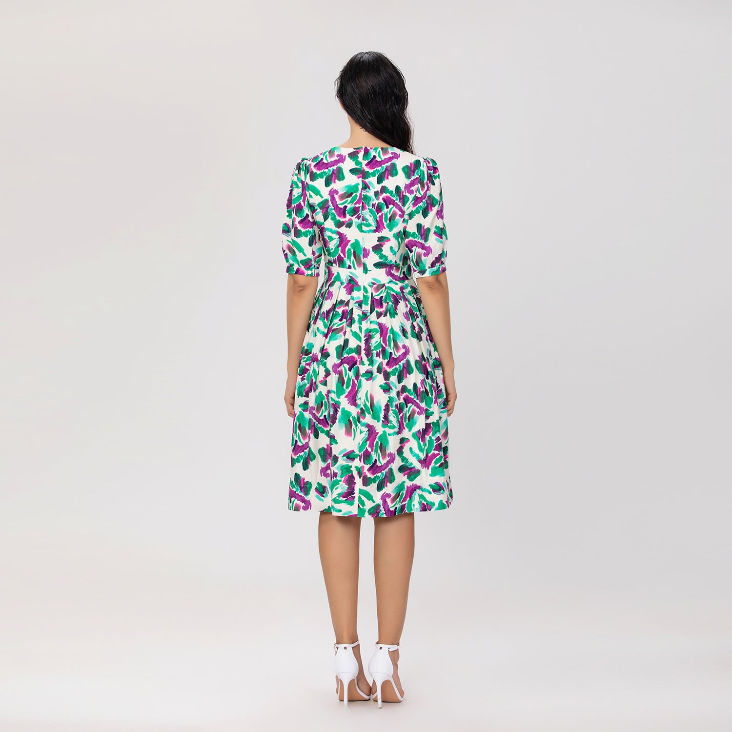 Robe midi à imprimé coloré et manches courtes