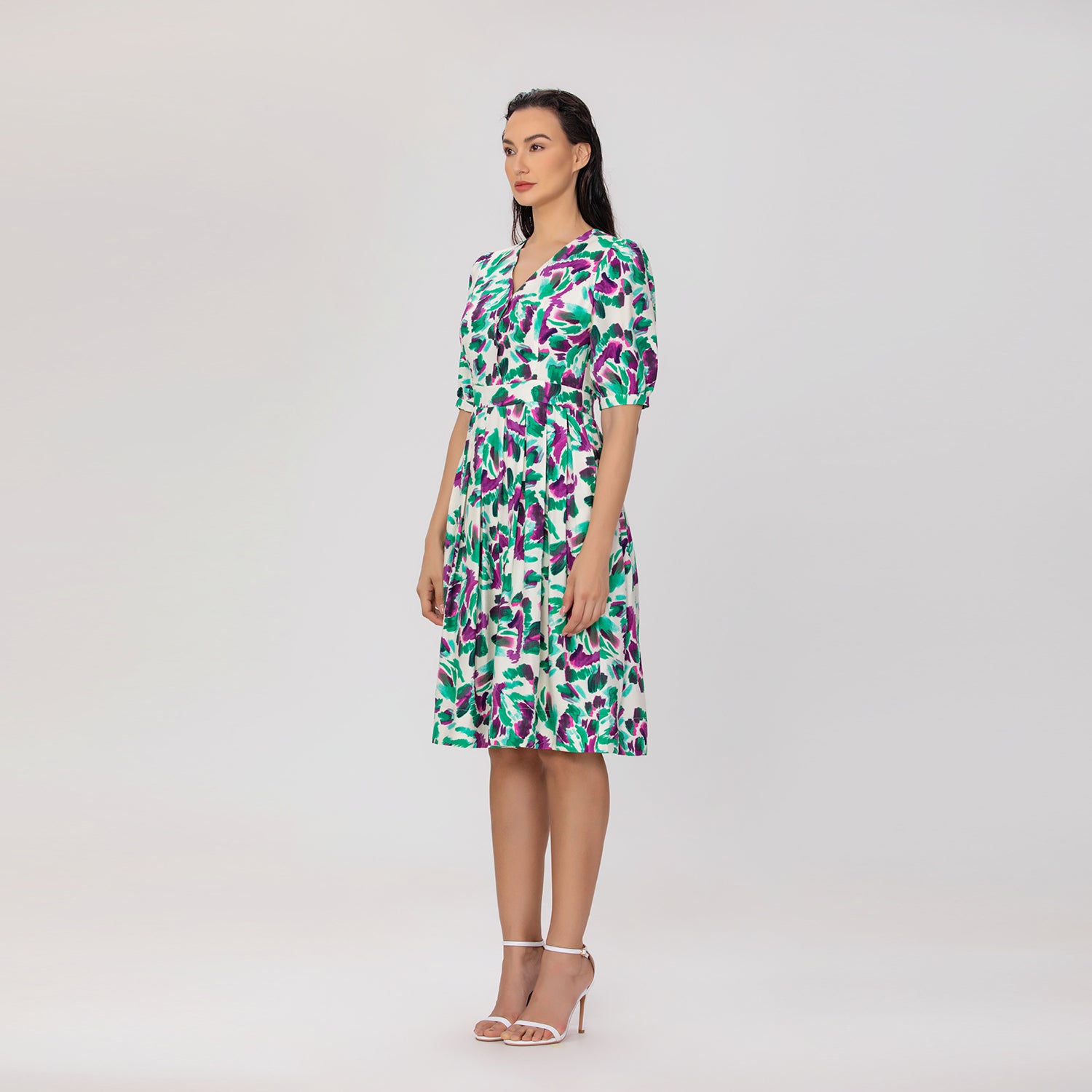 Robe midi à imprimé coloré et manches courtes