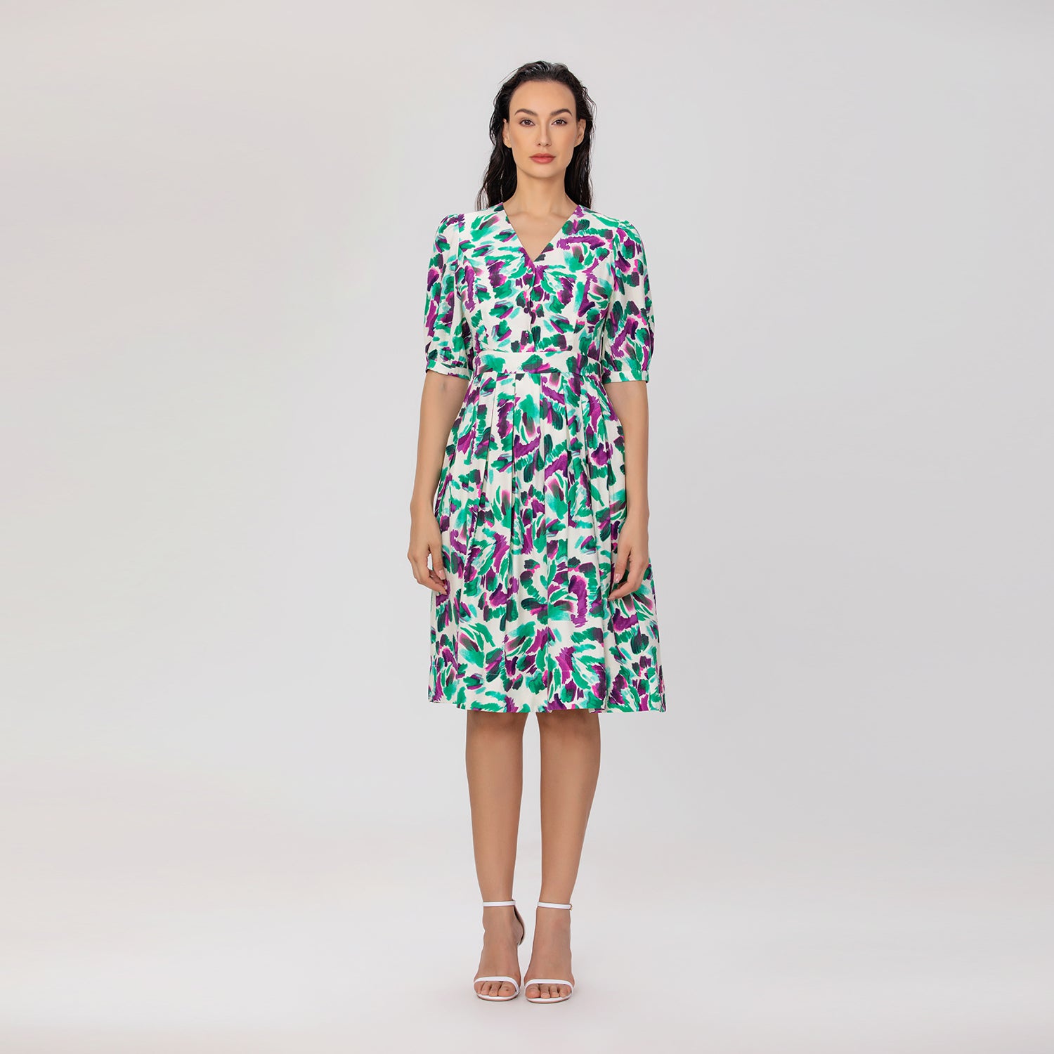 Robe midi à imprimé coloré et manches courtes